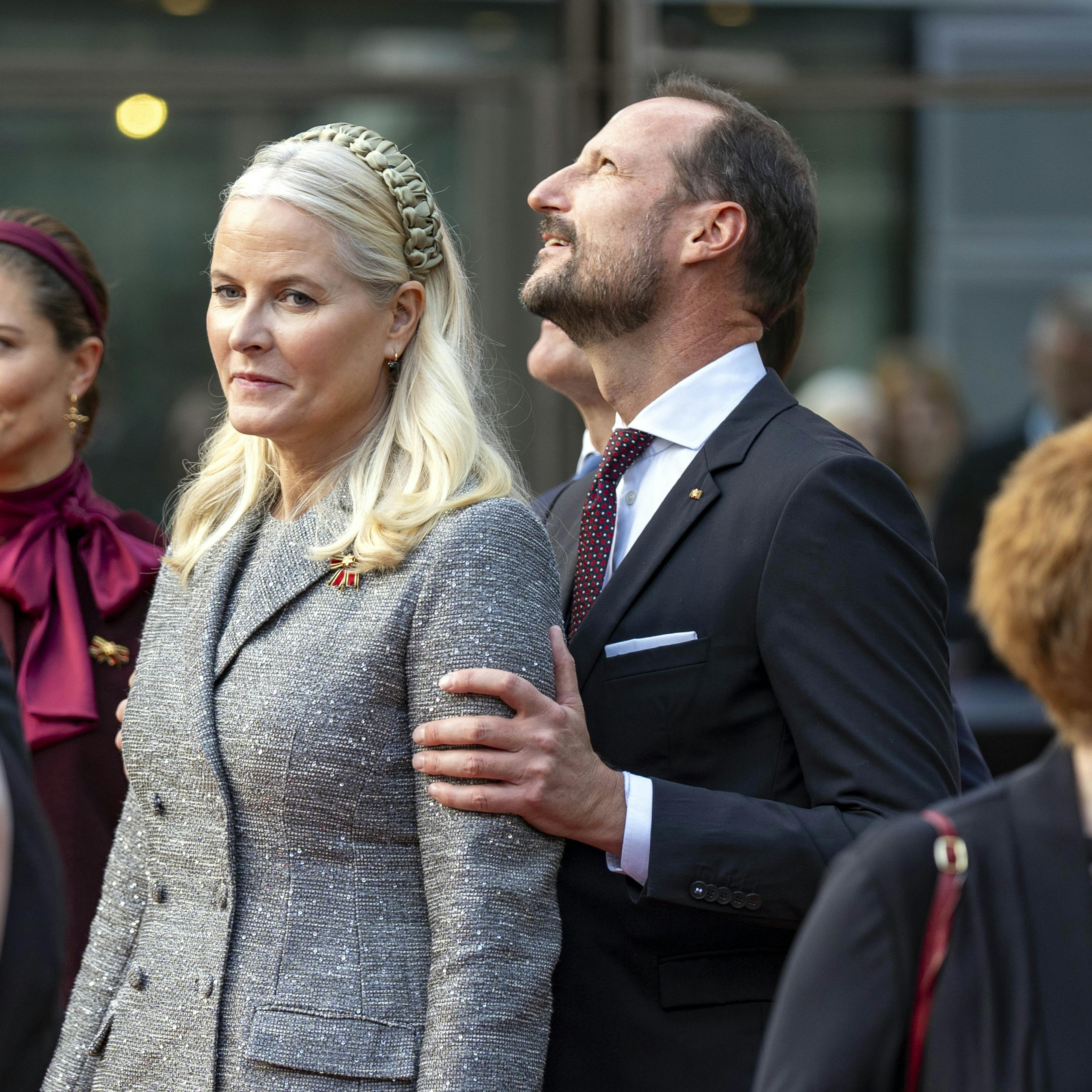 Kronprinsesse Mette-Marit og kronprins Haakon fortæller nu om hends alvorlige sygdom i et meget ærligt og meget følelsesladet interview.