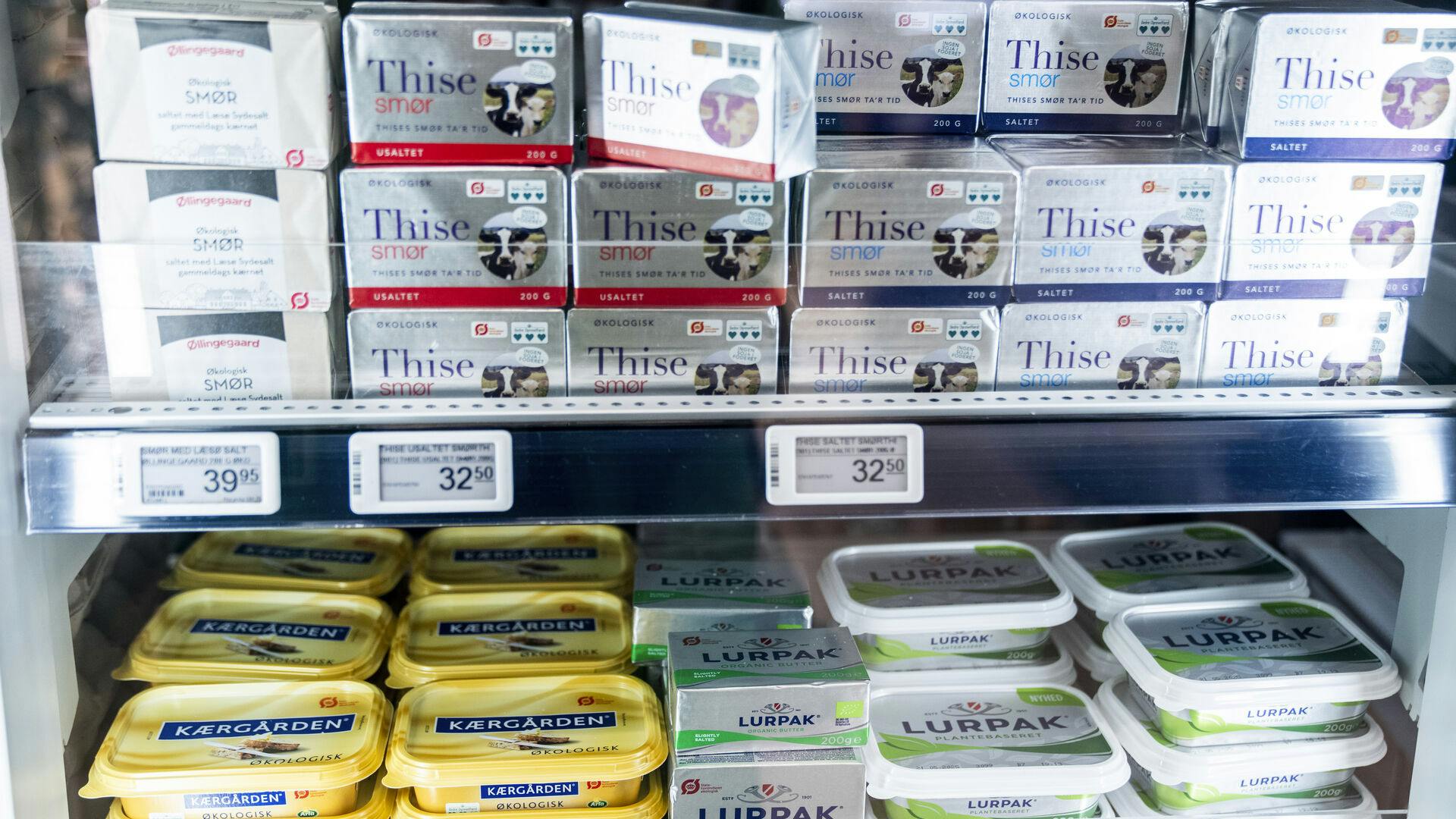 Lad dig ikke narre af at prisen lige nu er ultralav. Generelt betaler danske forbruger nemlig overpris sammenlignet med resten af Europa.