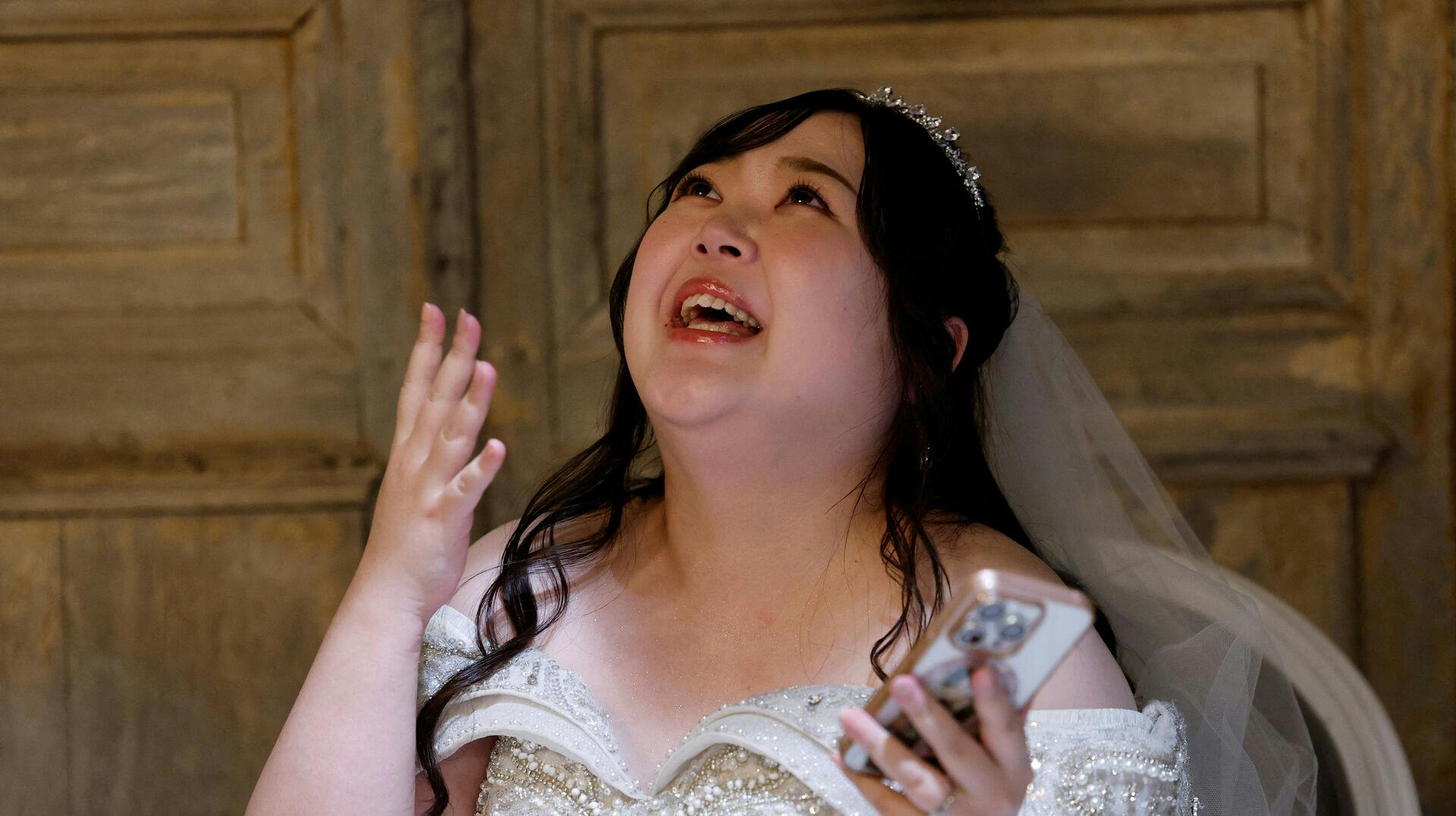 32-årige Yurina Noguchi blev i oktober gift med Lune Klaus Verdure, der ikke er levende, men i stedet en avatar, der er styret af ChatGPT.