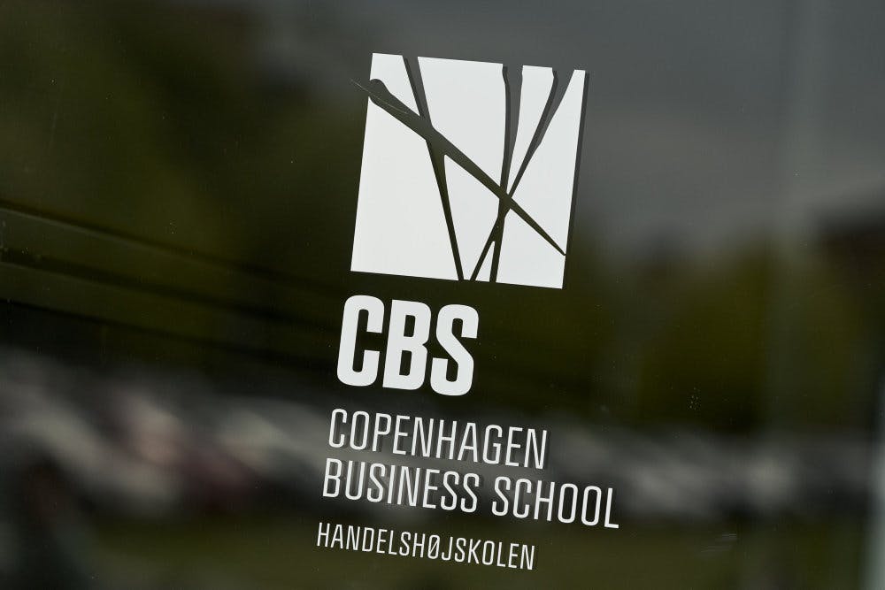 Copenhagen Business School (CBS) har haft flest sager om AI-snyd. I alt har der været 201 sager på fem af landets universiteter. Billedet er taget på Frederiksberg i juni. (Arkivfoto). - Foto: Thomas Traasdahl/Ritzau Scanpix