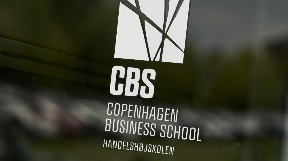 Copenhagen Business School (CBS) har haft flest sager om AI-snyd. I alt har der været 201 sager på fem af landets universiteter. Billedet er taget på Frederiksberg i juni. (Arkivfoto). - Foto: Thomas Traasdahl/Ritzau Scanpix