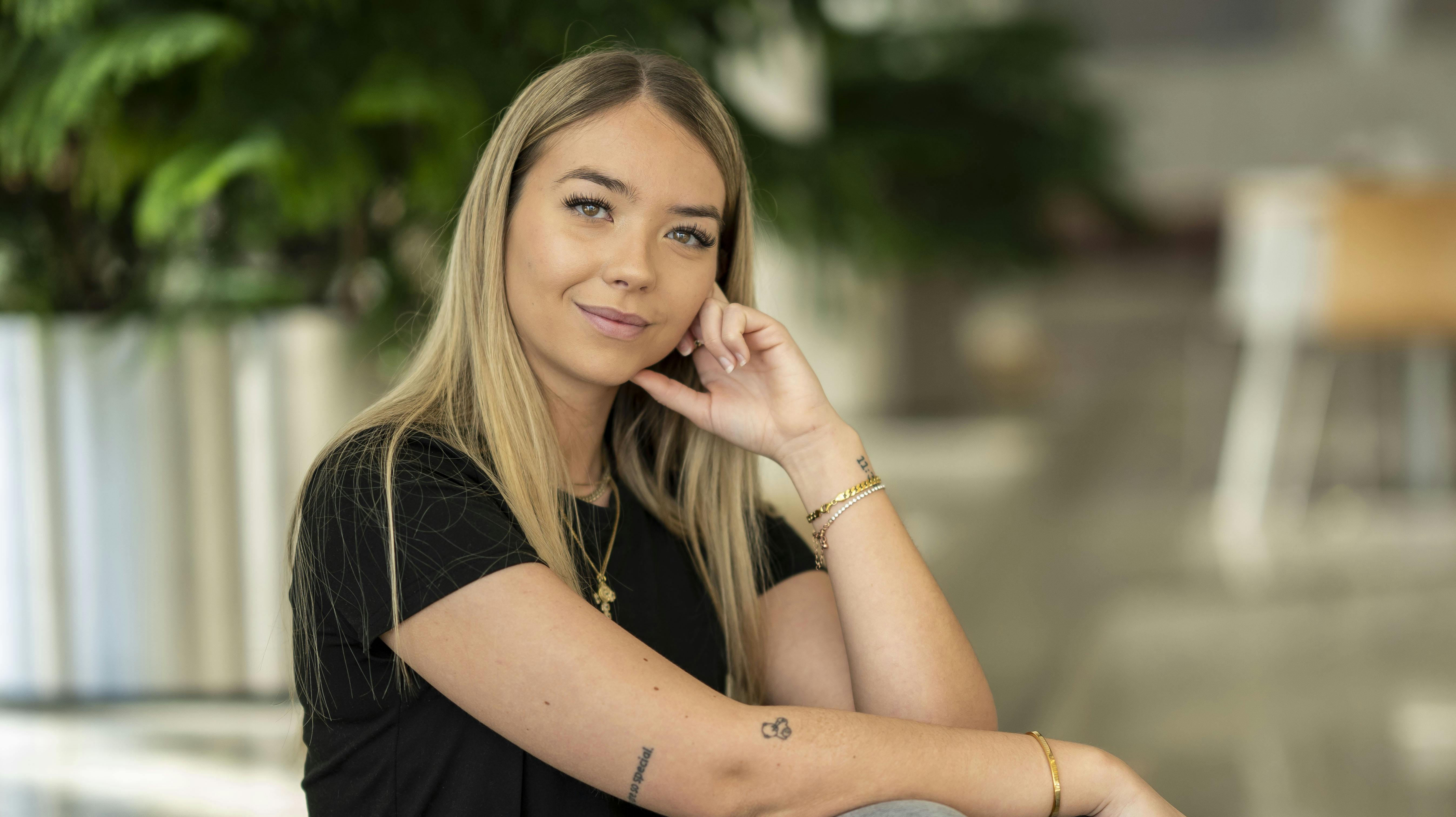 Mathilde Bang fik for nylig opereret brysterne, men der er også et andet indgreb, hun går og tænker på.