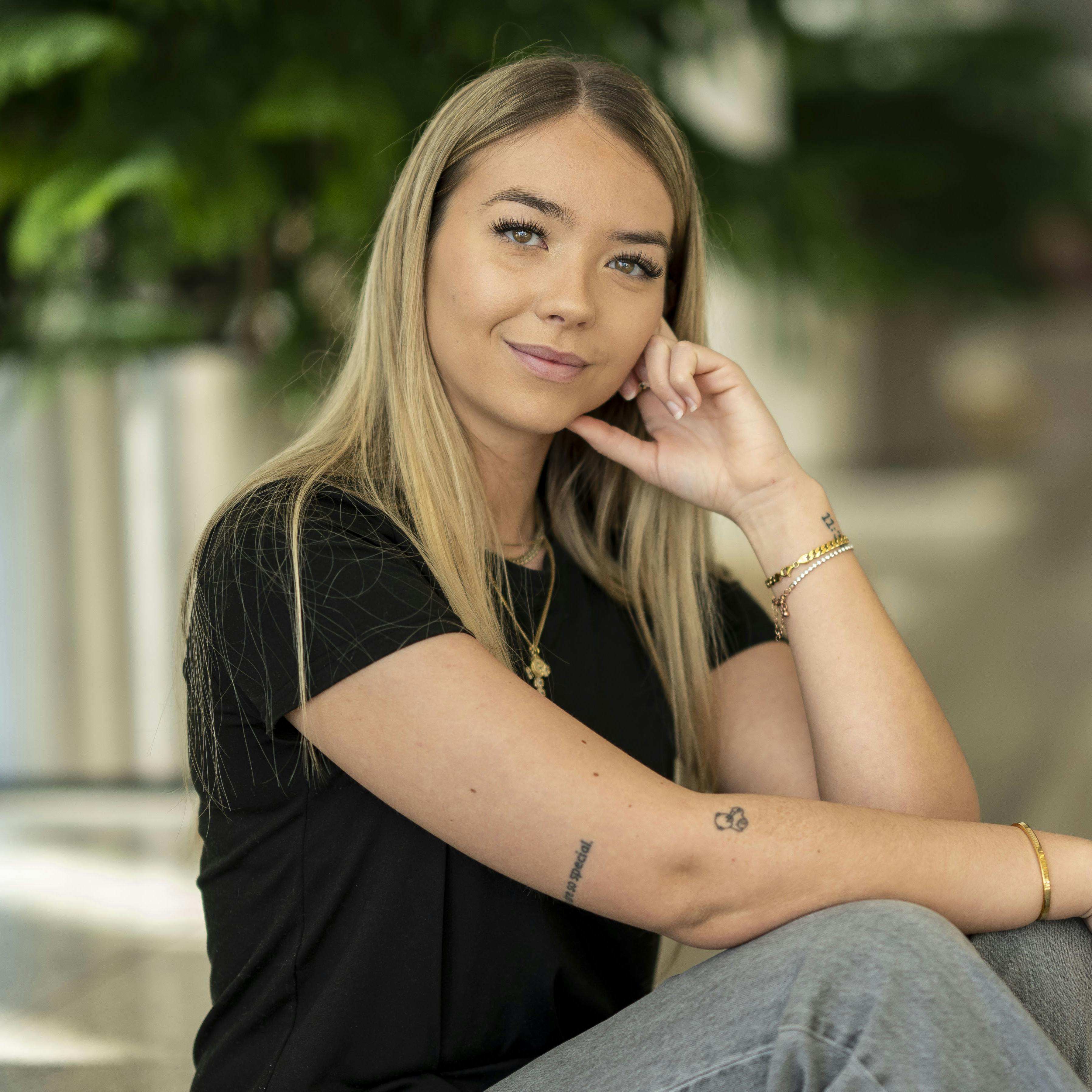 Mathilde Bang fik for nylig opereret brysterne, men der er også et andet indgreb, hun går og tænker på.