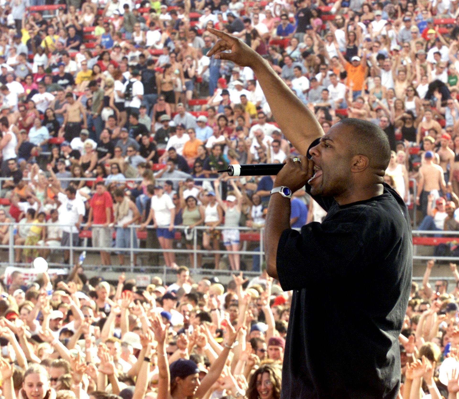 Jam Master Jay optræder her i 2001 - året inden han blev skudt og dræbt.