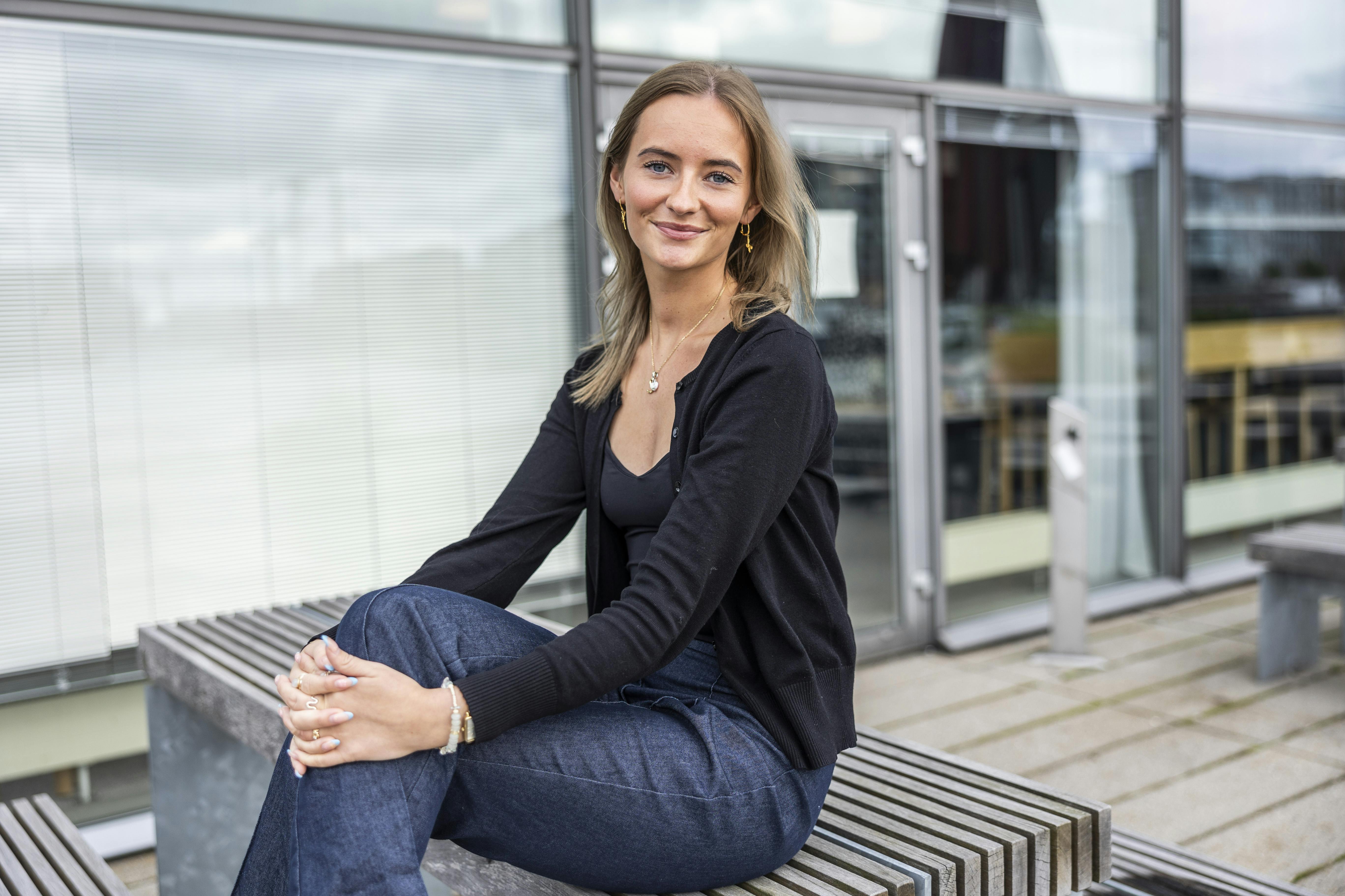 Silje Nybye fra "Forræder" er igen på benene efter et hårdt sygdomsforløb.