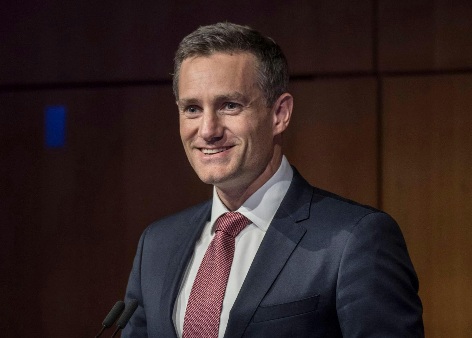 Rasmus Jarlov sælger huset, som han overtog i 2022.