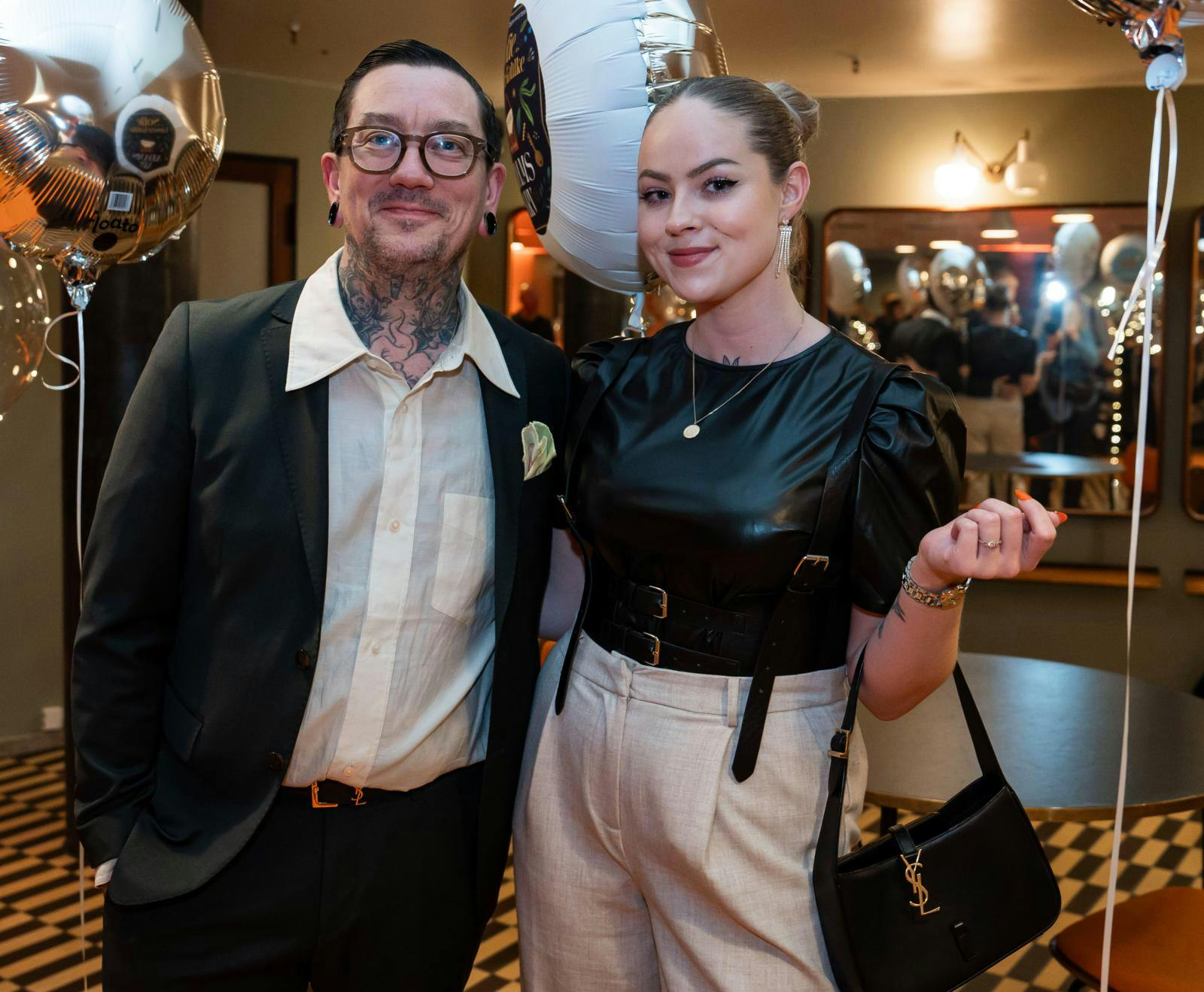 Parret bor i dag i Spanien.