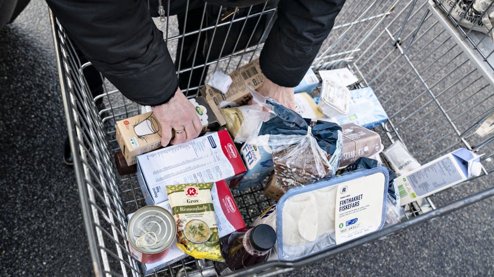 En del af landets dagligvarebutikker donerer overskudsmad til organisationen Stop Spild Lokalt, som deler det ud 23. december. (Arkivfoto). - Foto: Henning Bagger/Ritzau Scanpix