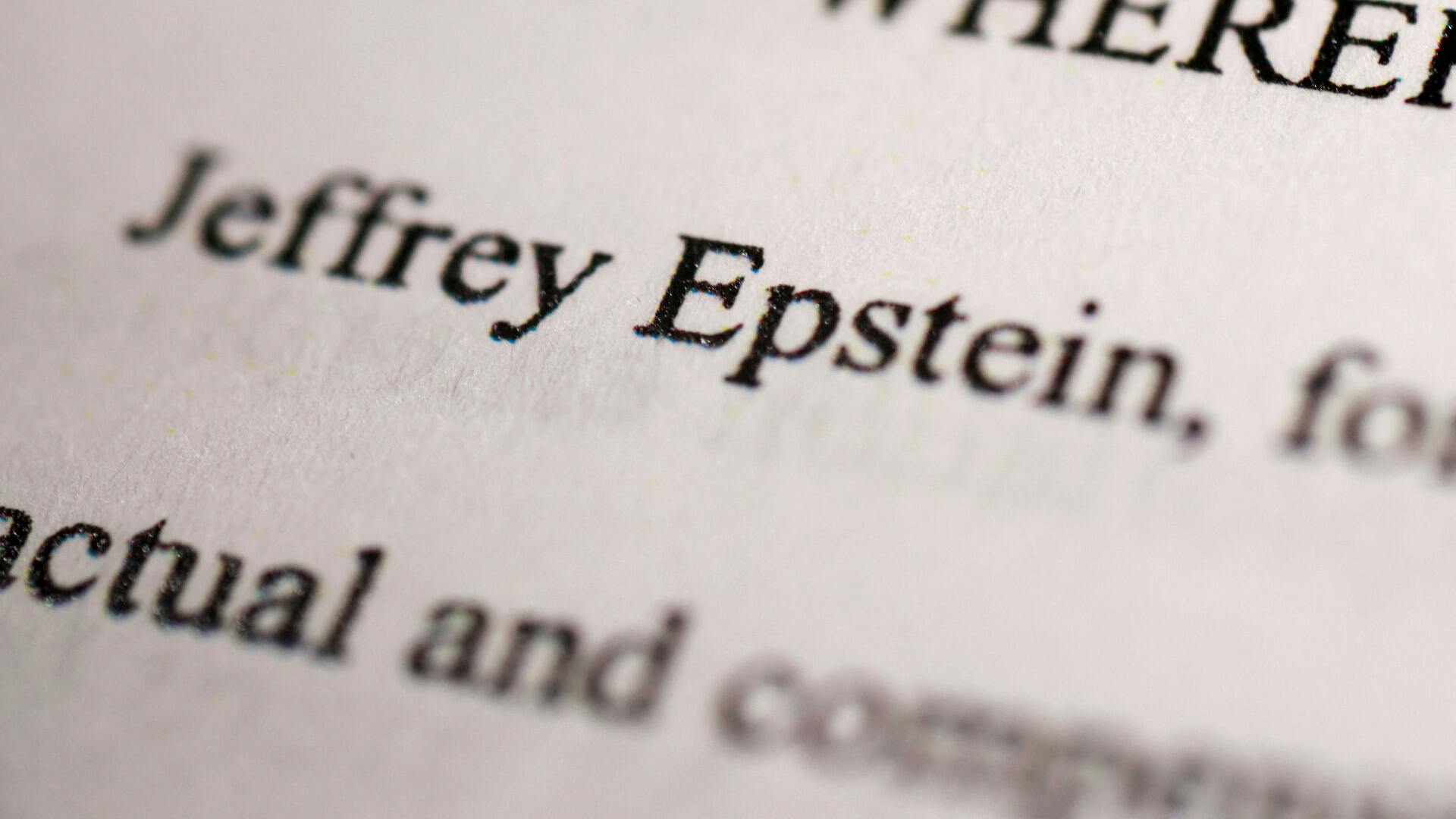 FBI og statsanklager i New York er kommet i besiddelse af over en million nye dokumenter, som kan have forbindelse til sagen om den afdøde sexforbryder Jeffrey Epstein. Tusindvis af filer er allerede blevet frigivet