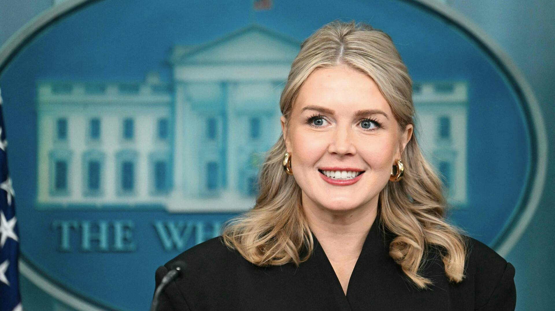 I 2024 blev Karoline Leavitt mor for første gang. Nu skal Donald Trumps pressesekretær være mor igen.