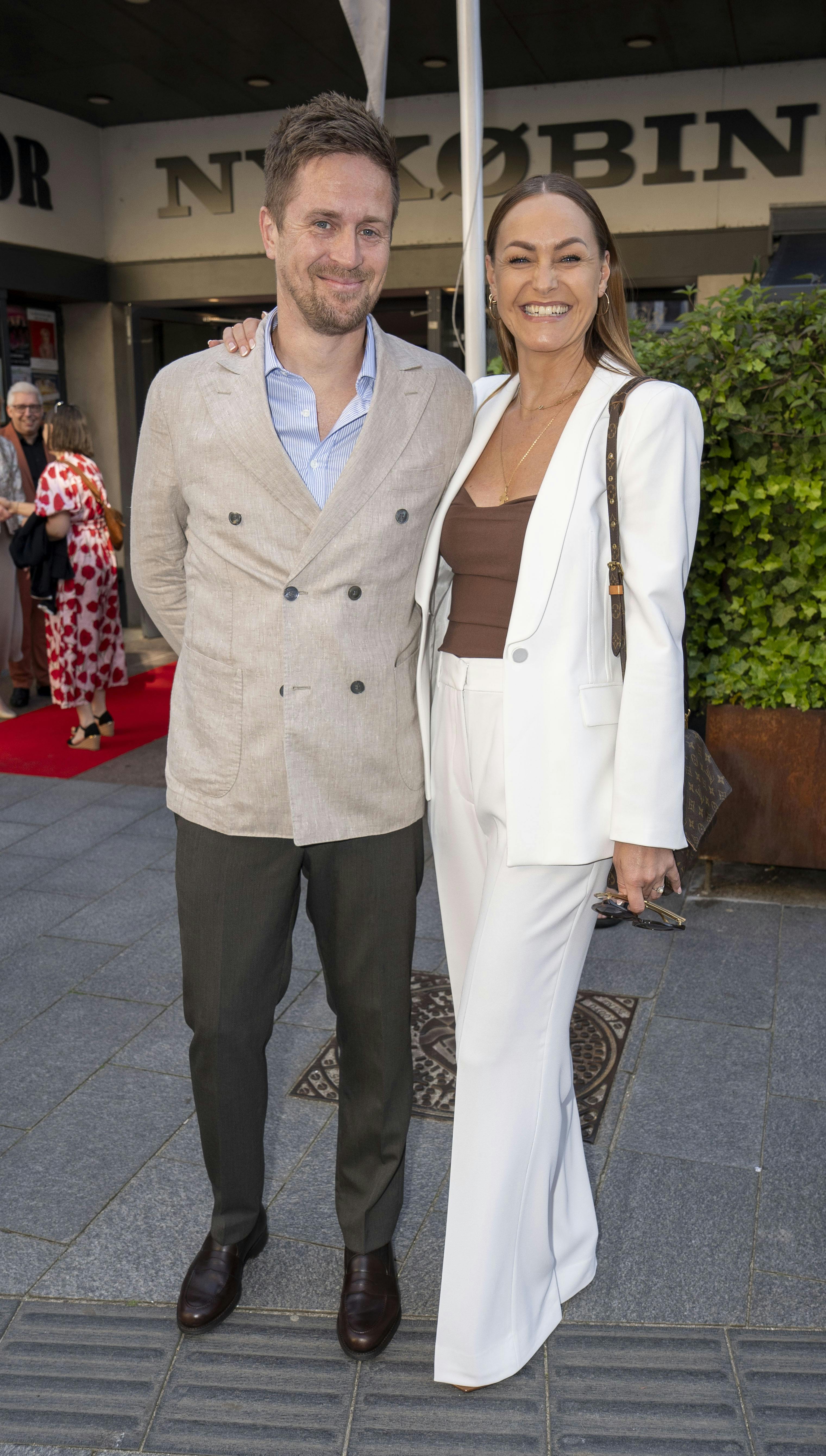 Katrine Bonde fik sig en julegave i år, som hun nok aldrig glemmer. Kæresten Kenneth gik nemlig på knæ og friede til hende. Og den tidligere "Vild med dans"-danser sagde selvfølgelig ja!