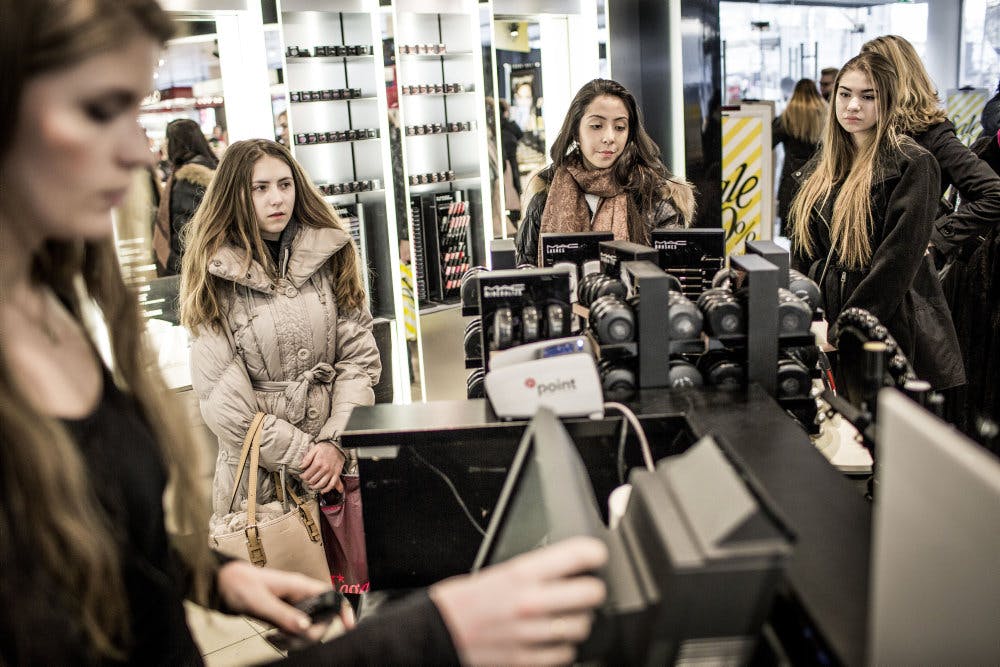 27. december er traditionen tro en travl dag i mange butikker, når danskerne skal have byttet julegaver. Billedet her er fra Magasin Lyngby. (Arkivfoto).&nbsp;&nbsp;