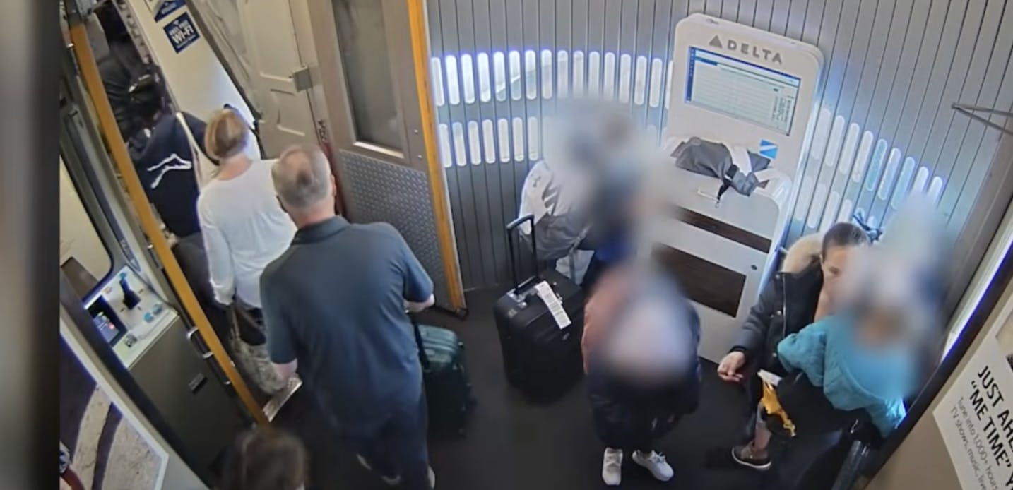 Et sidste ord fra mor - og så var hele familien ombord på flyet.