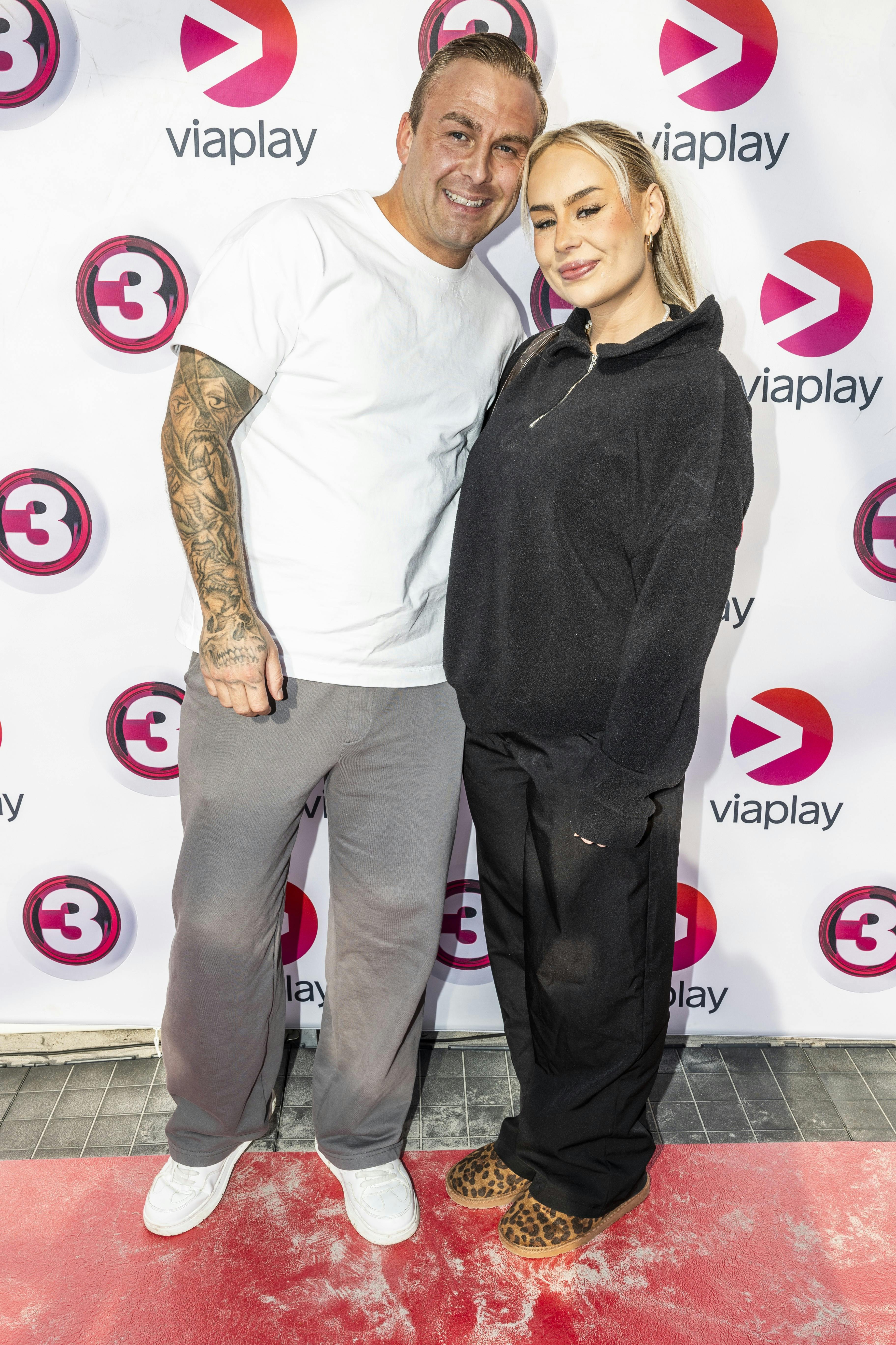 Realityparret er flyttet sammen i et rækkehus lidt uden for Aarhus. Og her er der god plads til, at parret kan fortsætte med at producere videoer til OnlyFans.