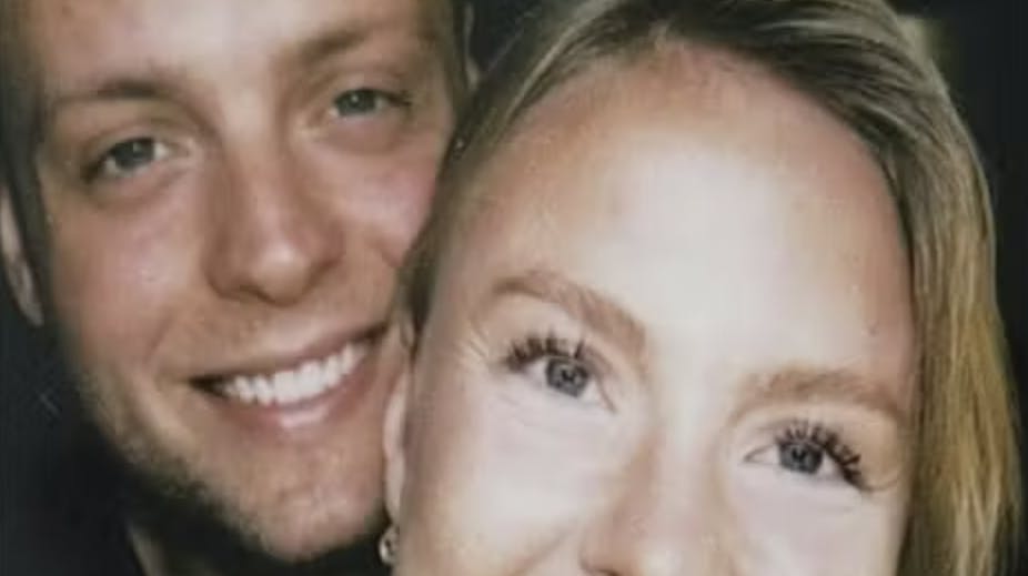 Baby Lilje kom til verden lige inden årsskiftet. Og selvom den lille pige kun har været her i få dage, er hun allerede centrum for alt hos Casper Frost og Pernille Skipper.