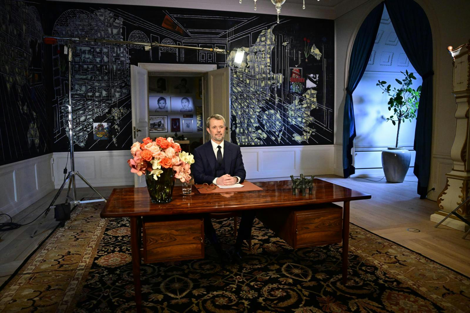 Rammen var den samme som sidste år, men ordene noget mere dystre.