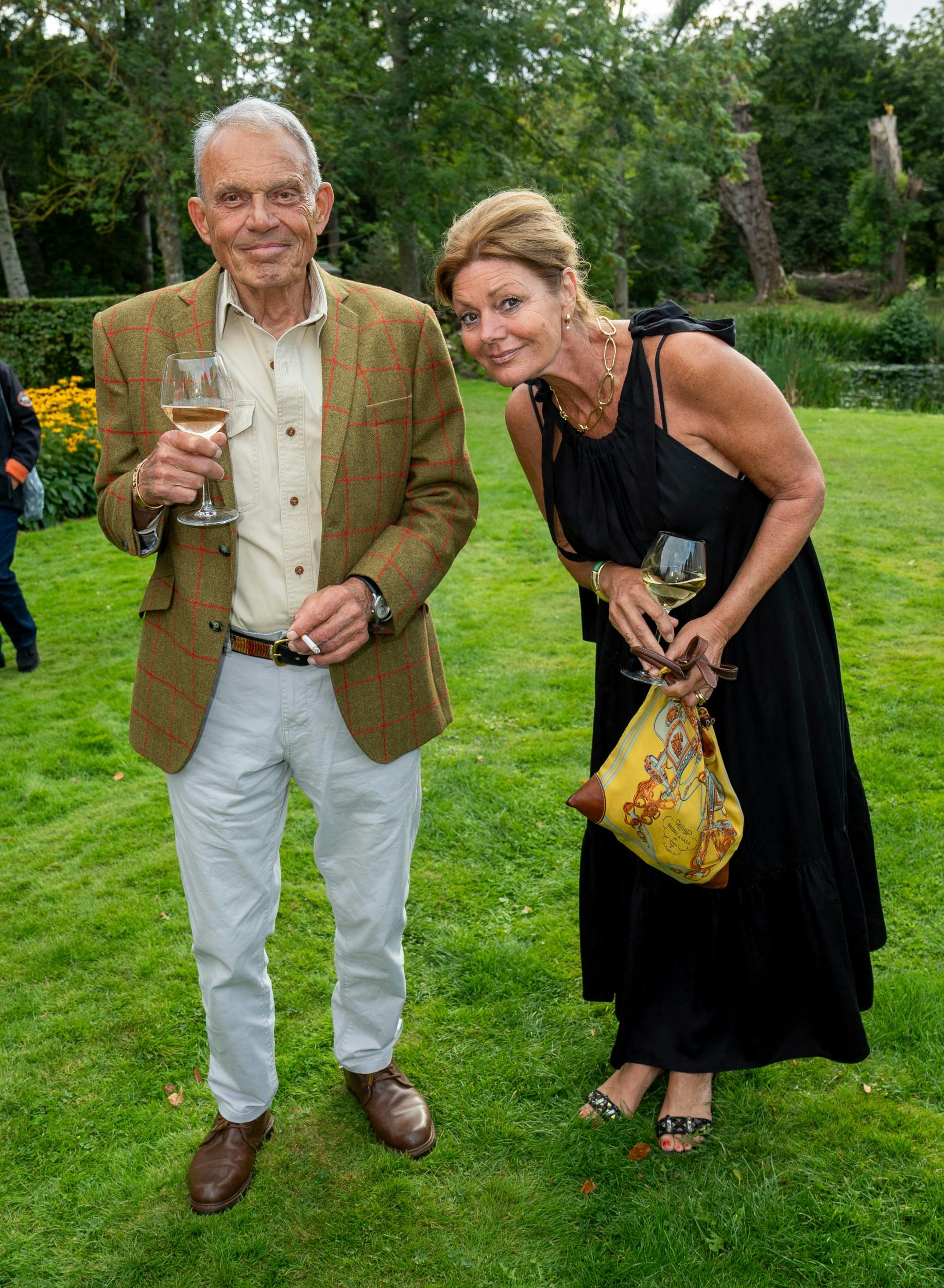 Meget tyder på, at kæresten  Gitte Peters  flytter med ind i lejligheden i Tuborg Havnepark.
