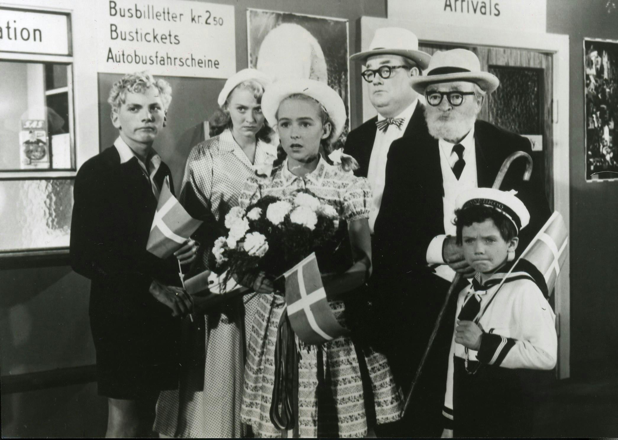 Der var liv og glade dage under optagelserne til ”Far til fire og onkel Sofus” i 1957.