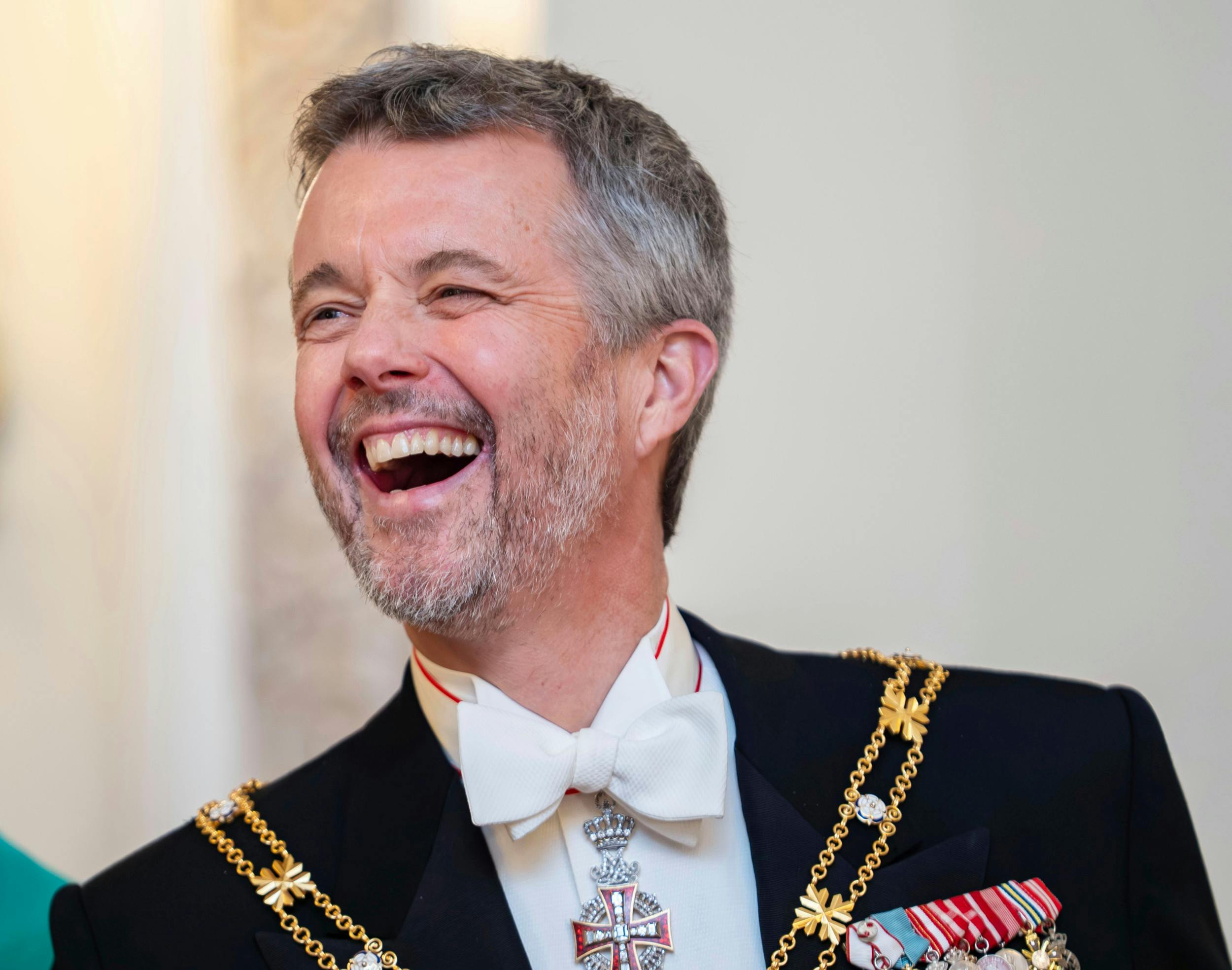 Frederik kan grine hele vejen til banken med et årsforbrug, som kun de allerfærreste i verden kan matche.