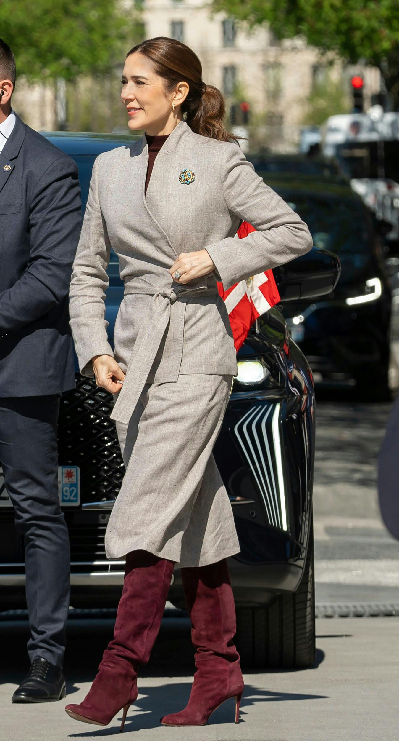 Mary kippede med Dannebrog og viste dansk design frem i modebyen. Her i MKDT.