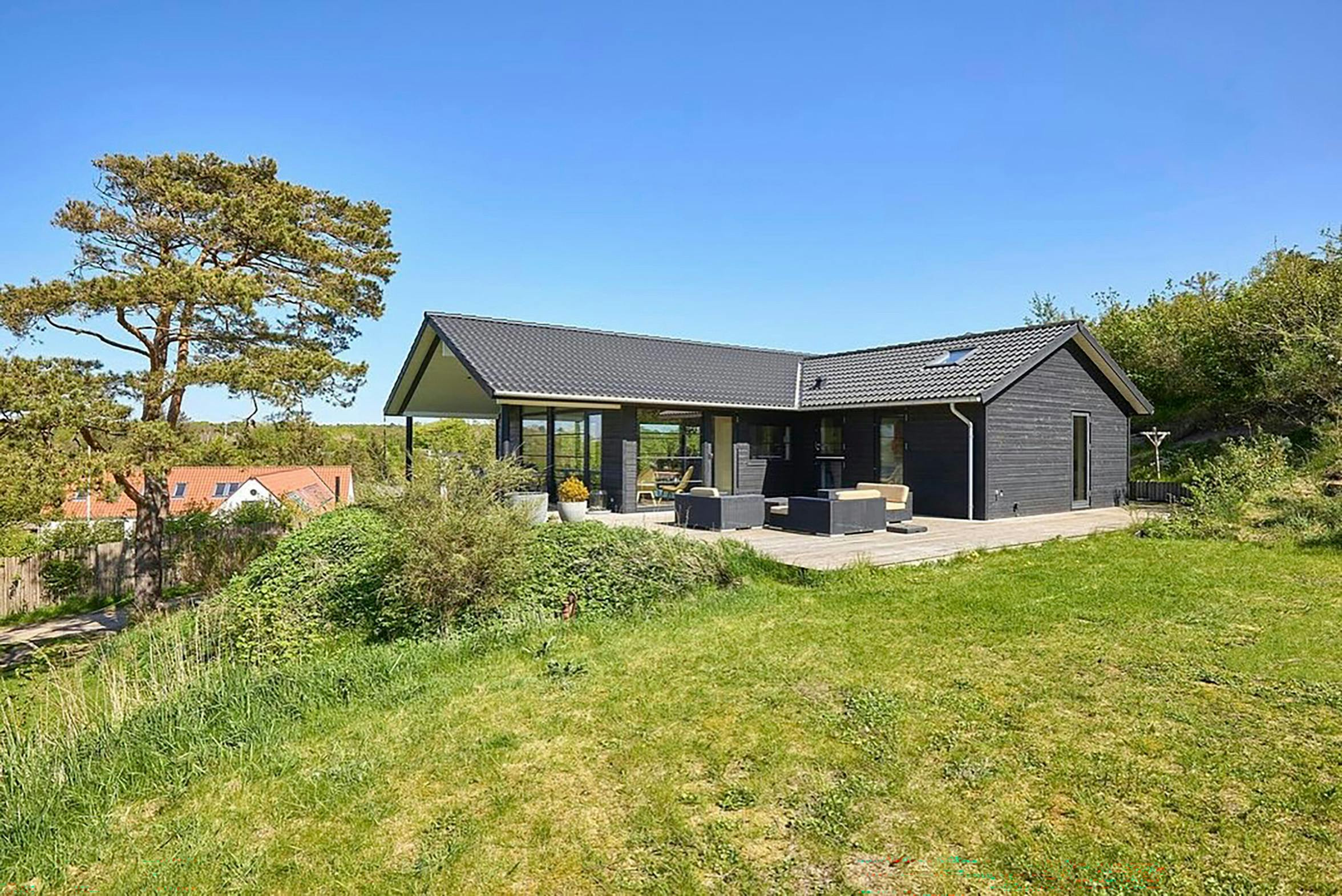 Midt i den nordsjællandske natur skyder kendishyblen op.