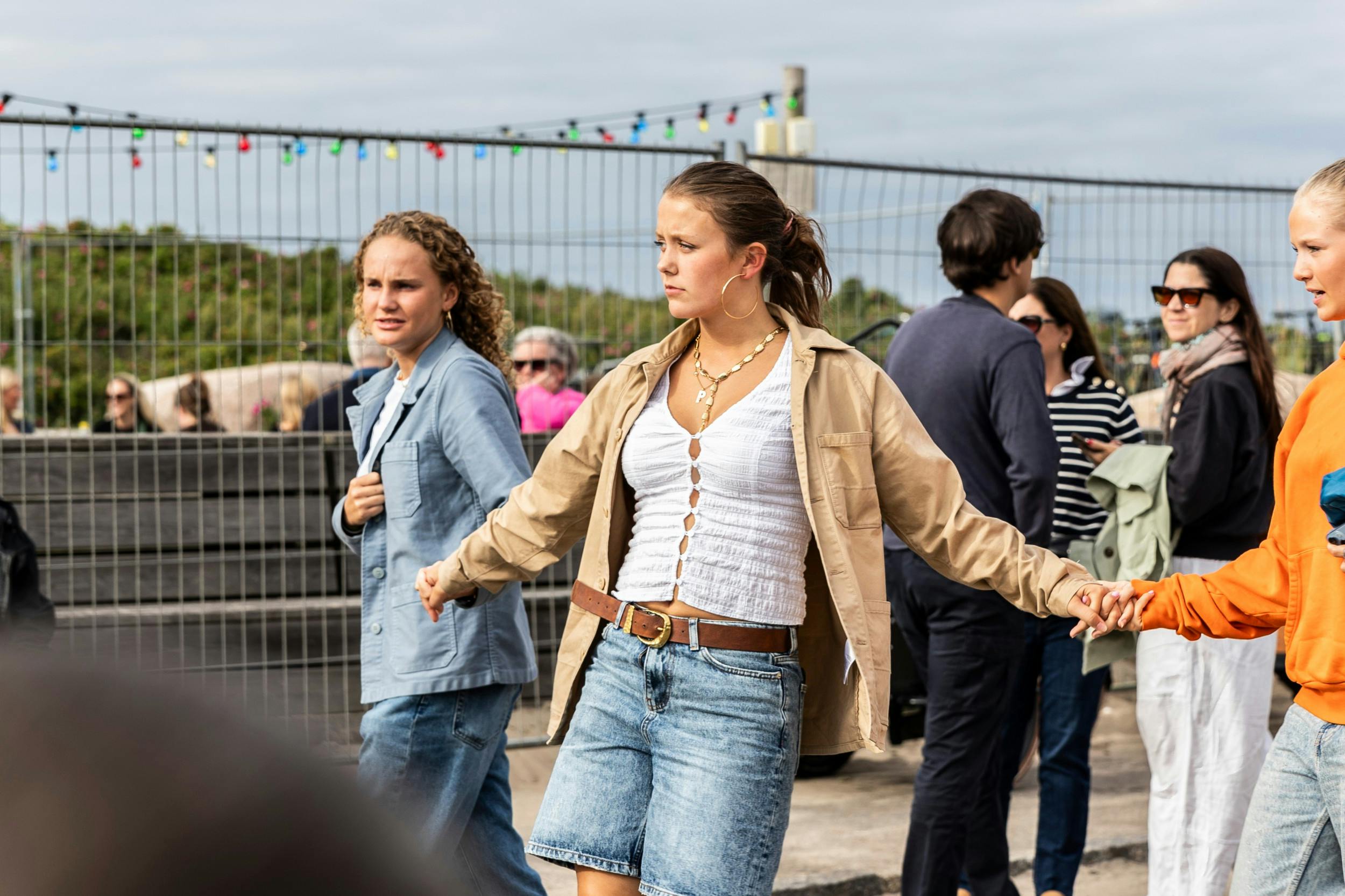 Der er højt humør, når Isabella skal give den gas.