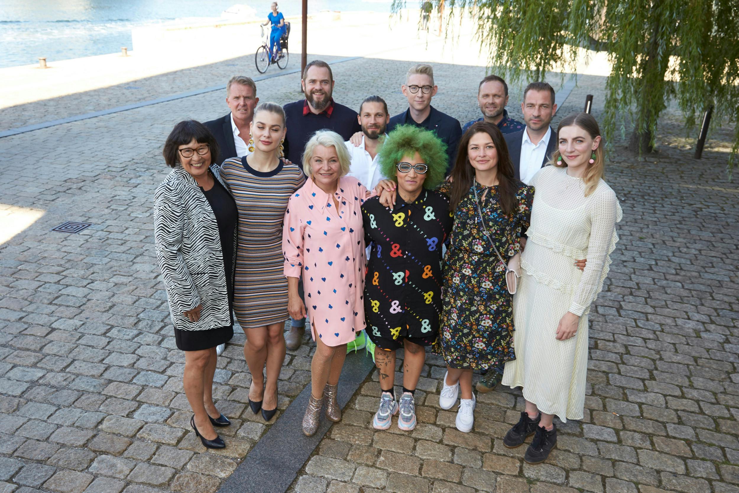 Rosa Kildahl , 67, (yderst t.v.) fortalte i ”Vild med dans” meddanseren Rolf Sørensen, at der var en stor dansk cykelstjerne ved navn Jonas Vingegaard på vej – og den senere Tour-vinders svigermor fik ret.
