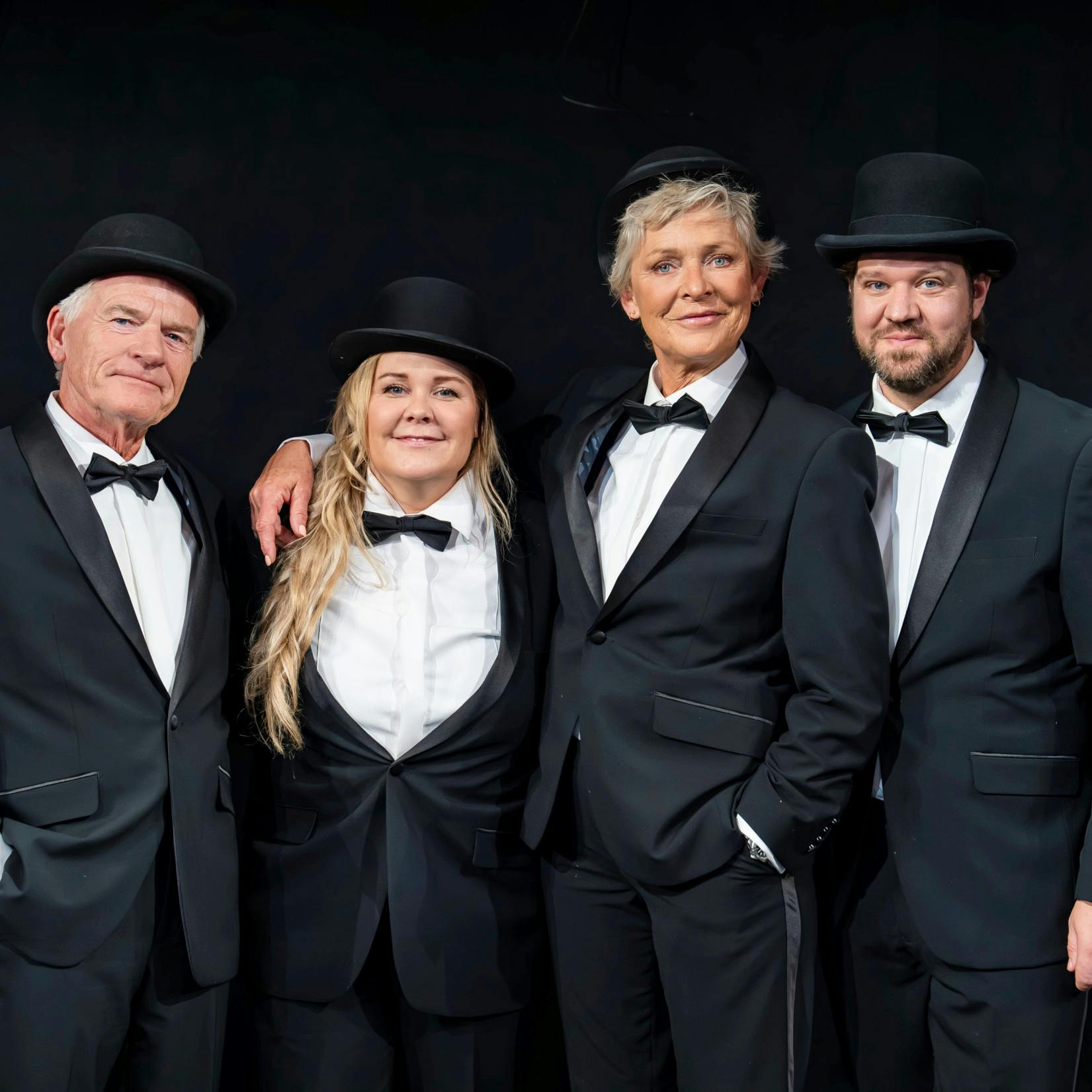 – Jeg elsker at være 40 år, lyder det fra Linda P. som rundede det skarpe hjørne sidste sommer, og næsten samtidig kunne hun skrive chef på sit visitkort, da hun fik ansvaret for Tivolirevyen 2025.