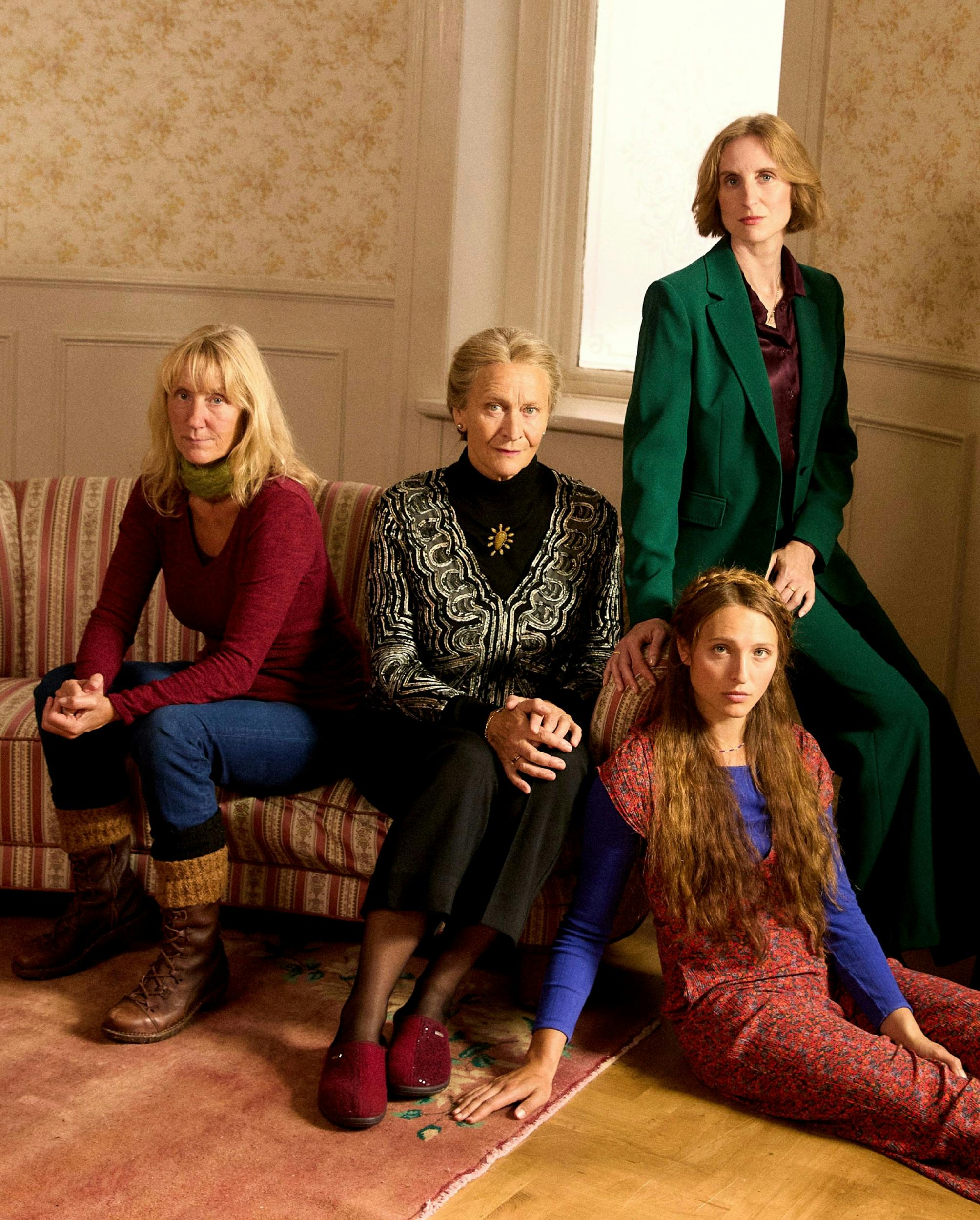 I ”Generationer" spiller Ulla rollen som familiematriarken Martha – også Anette Støvelbæk , Rikke Eberhart Isen og Alice Bier Zandén er med i serien.