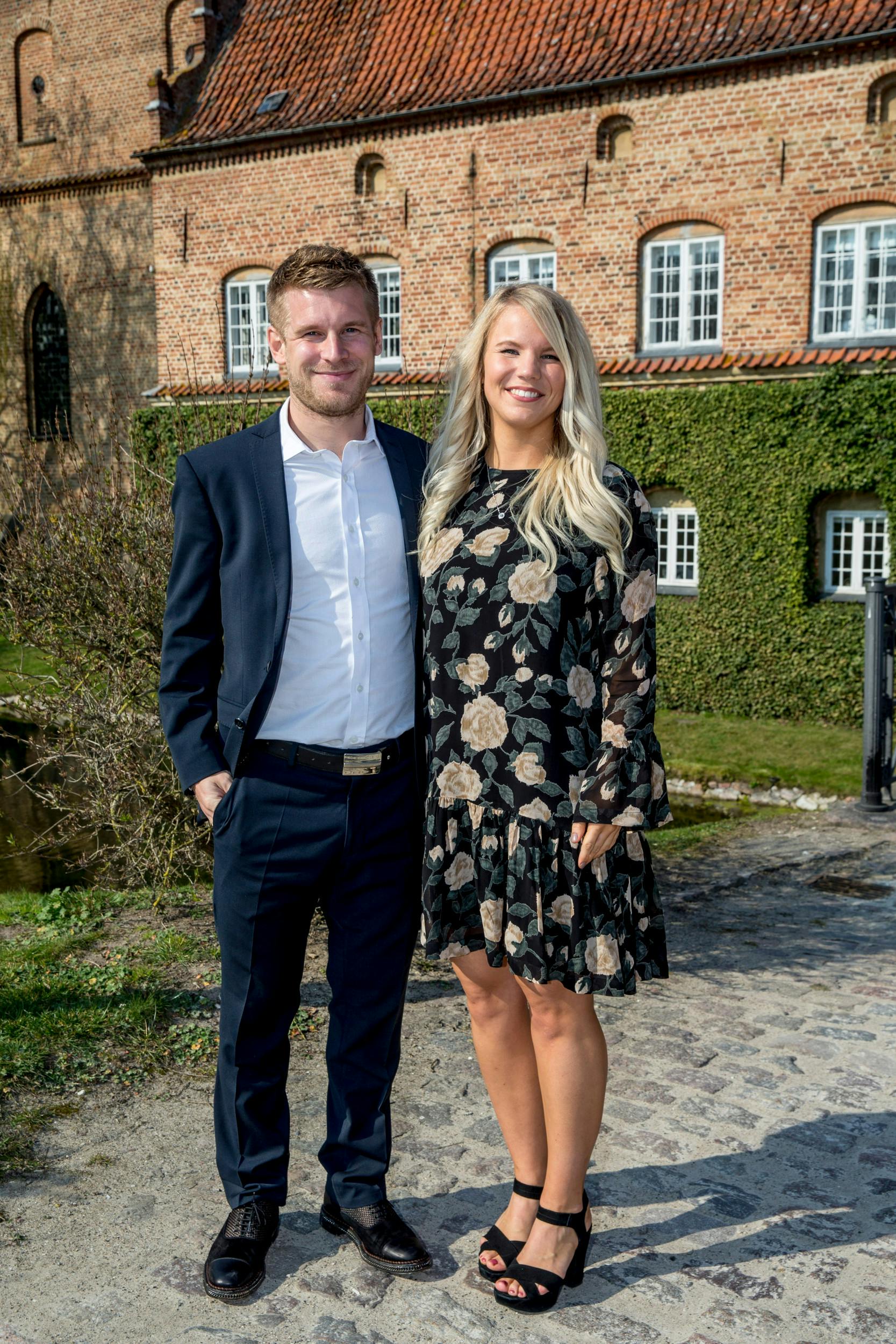 Efter at have dannet par i årevis kan Mads Laudrup og Line Hjemsted, 32, nu også kalde sig forældre.