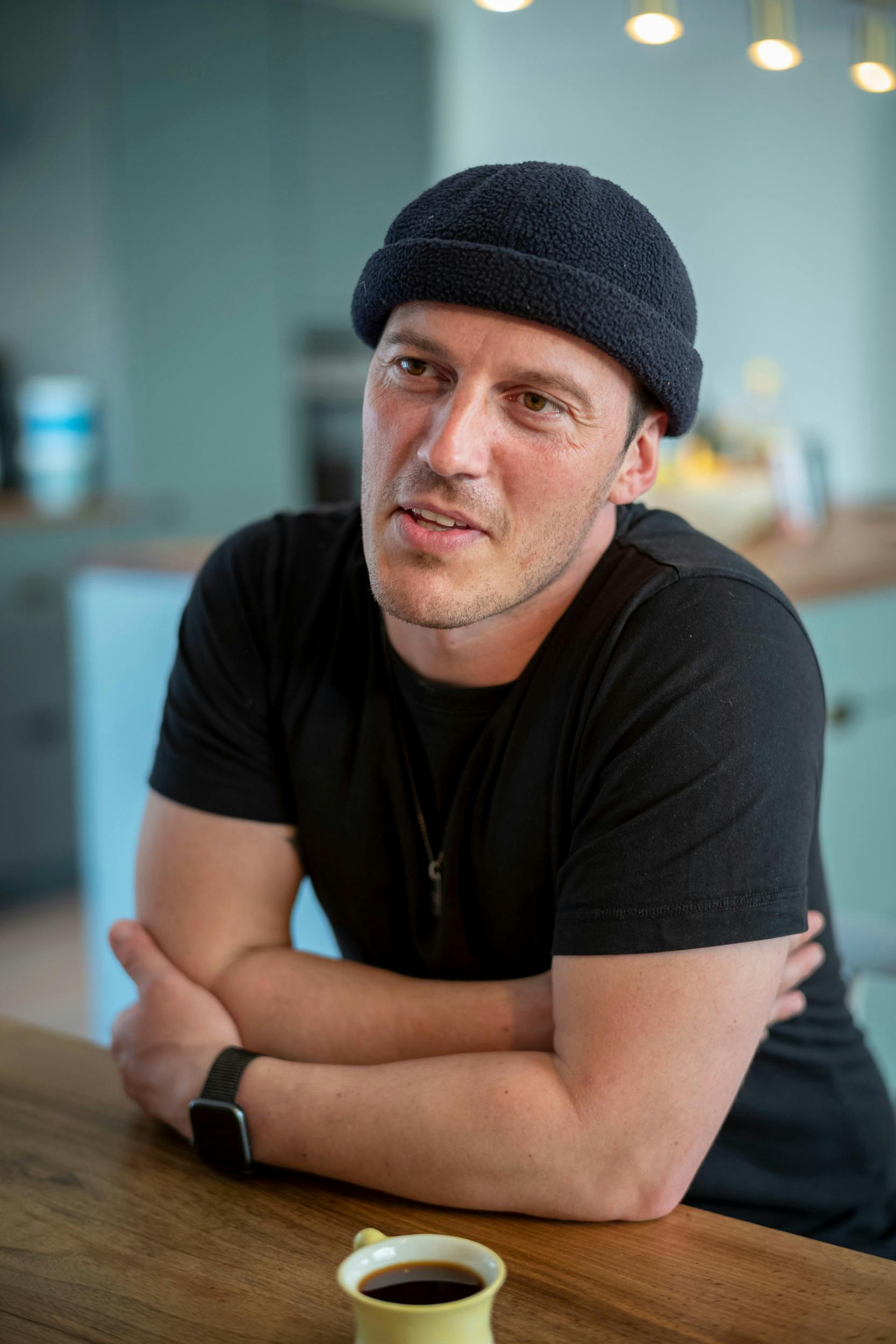 Masser af fodbold har i dag ødelagt Sears’ knæ.