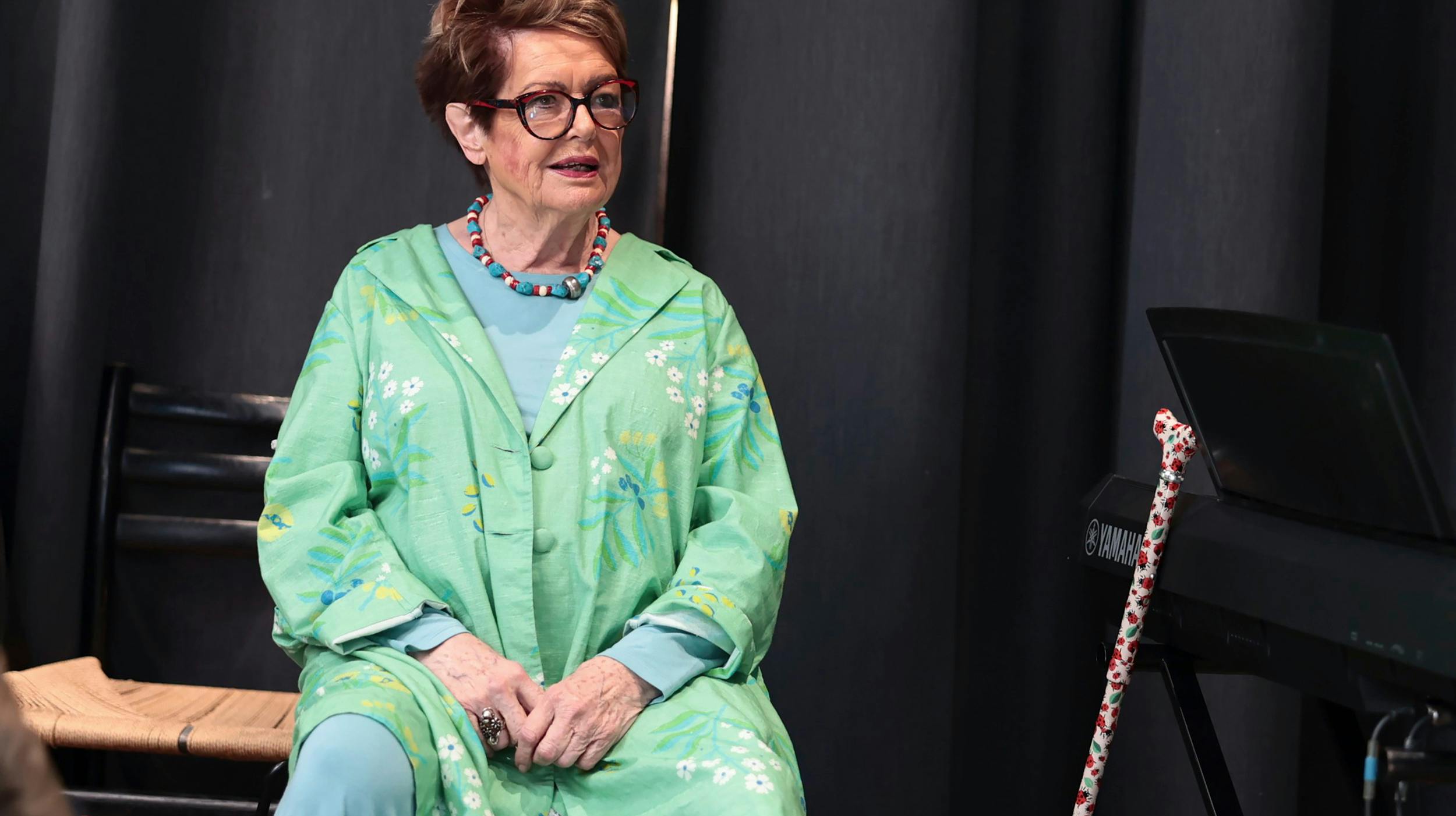 Hverdagene nyder Ghita Nørby i huset og haven.