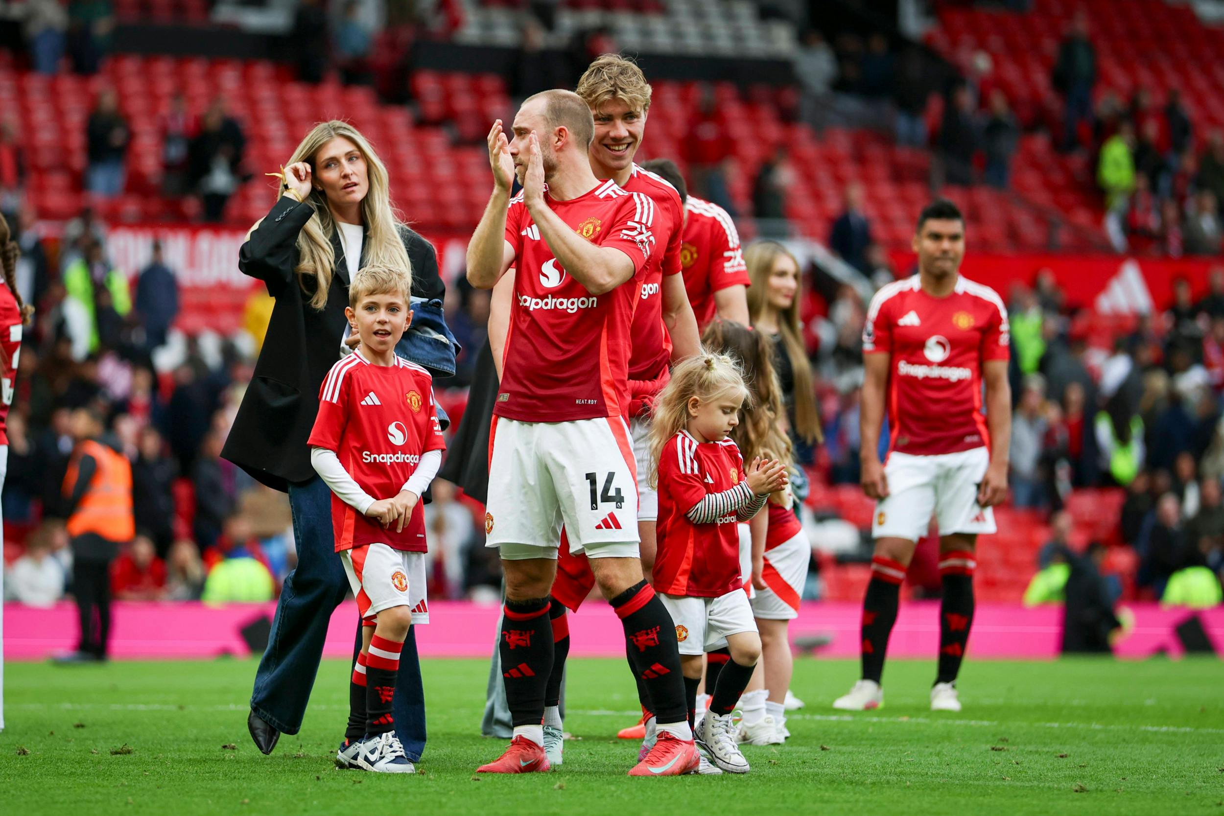Christian Eriksen sluttede af med et mål på straffe for Manchester United i sin sidste kamp for klubben efter tre sæsoner.
