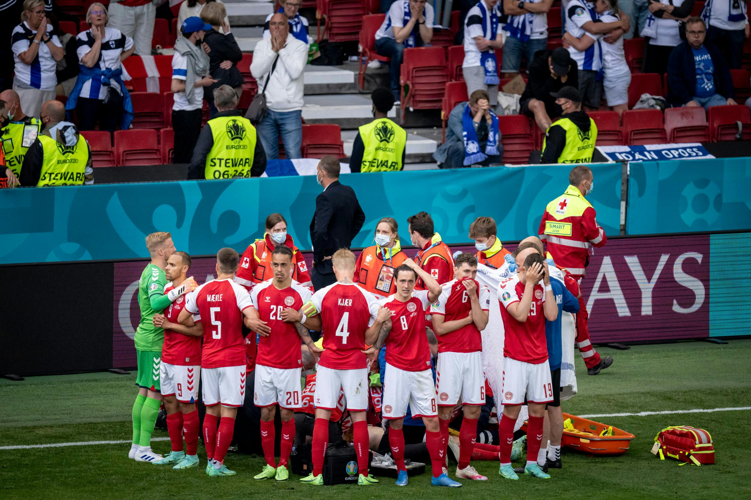 12. juni faldt Christian Eriksen pludselig til jorden i Parken i EM-kampen mod Finland. Hans holdkammerater slog ring om ham, mens lægerne arbejdede og fik ham genoplivet.