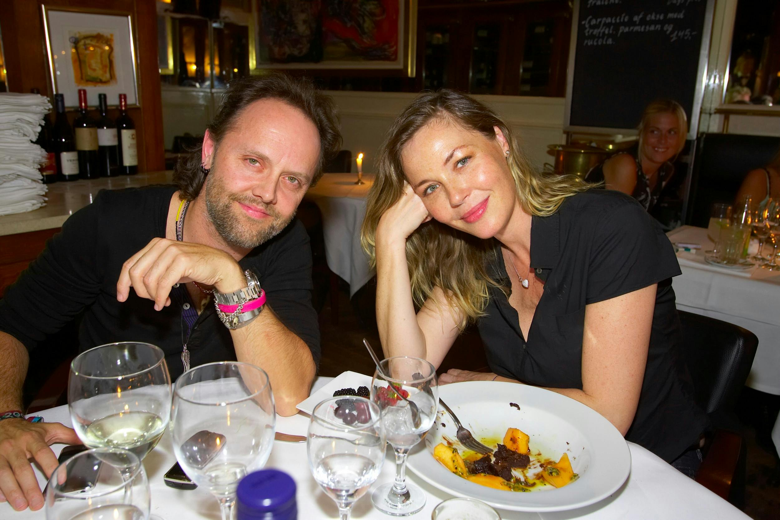 I 2012 gik  Lars Ulrich  og Connie Nielsen fra hinanden, hvilket betød stor sorg, fordi hun mistede også hans sønner, som han havde fra et tidligere forhold.
