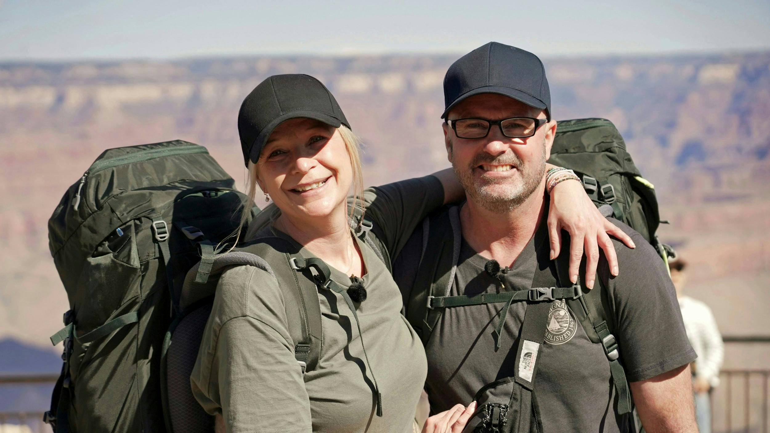 Jeanette og Johnnis eventyr i ”Først til verdens ende” begyndte ved Grand Canyon i Arizona.
