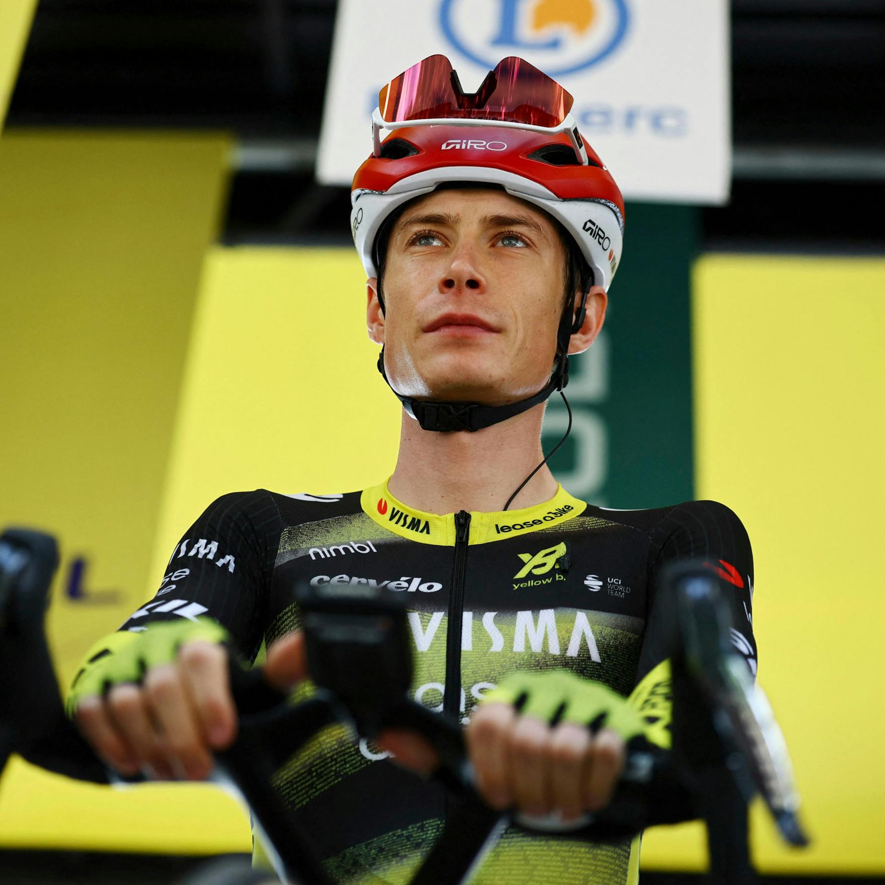 Der ville være endnu flere penge at købe huse for, hvis Jonas Vingegaard ville stille op til nogle af de reklamer, han er blevet tilbudt – men indtil videre koncentrerer han sig fuldt ud om at jagte gule trøjer.