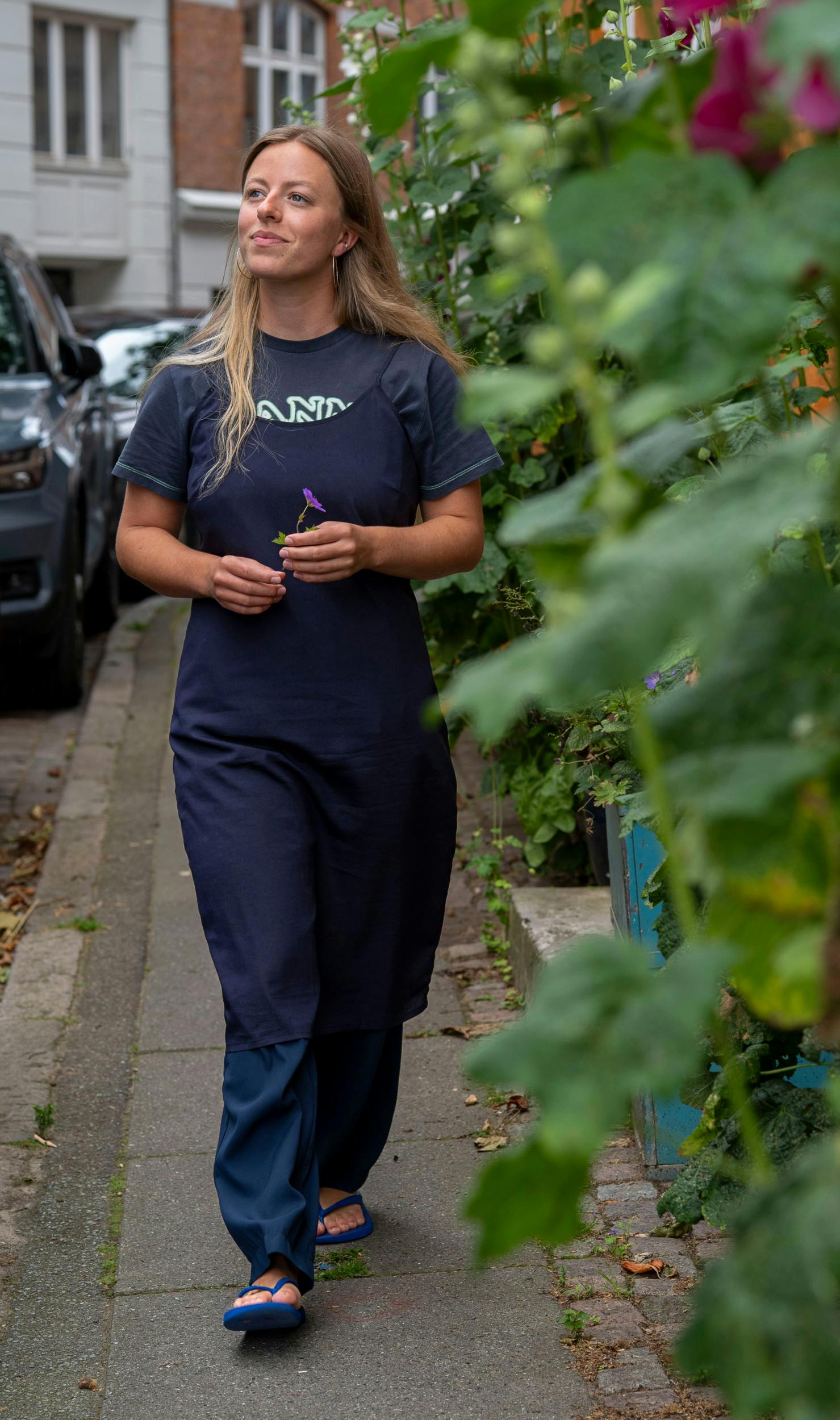 I denne hyggelige gade midt i Aarhus arbejder Anne Sofie, men selv bor hun i den anden ende af byen med sin kæreste. 