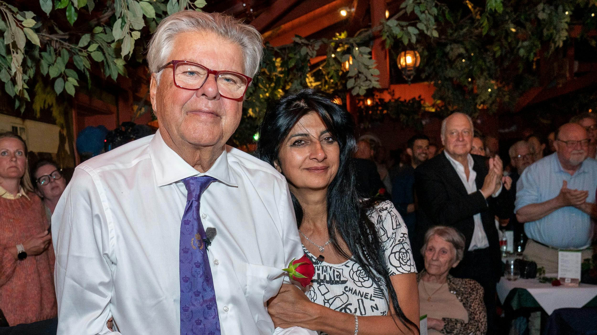Er der to, der holder sammen, så er det 82-årige Christian Kjær og Susan Astani-Kjær, 55. Til gengæld gør et par af Christians børn alt for at bryde idyllen.