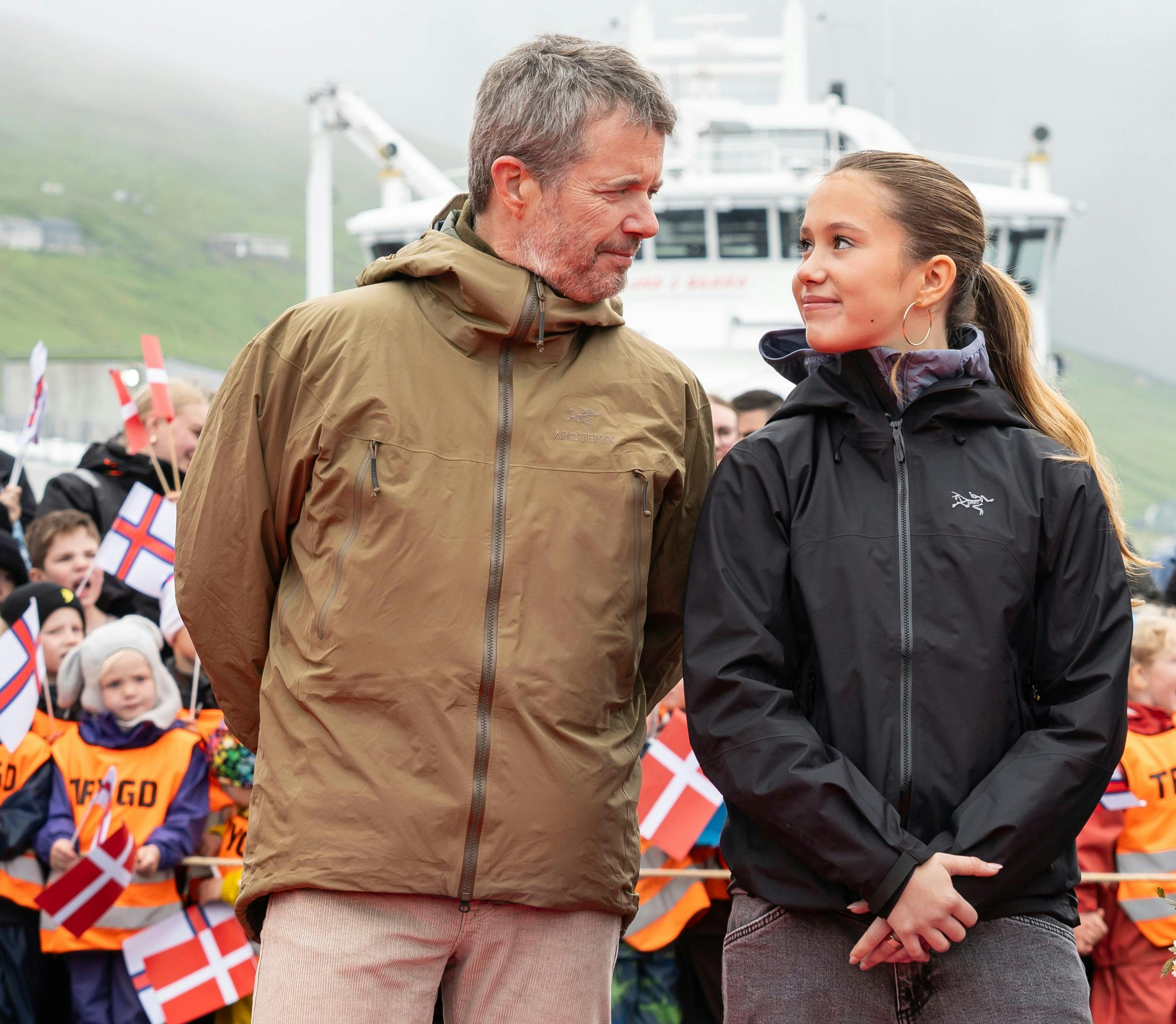 Kong Frederik, 57, kommer til at savne sin datter, når hun er væk i hverdagen.
