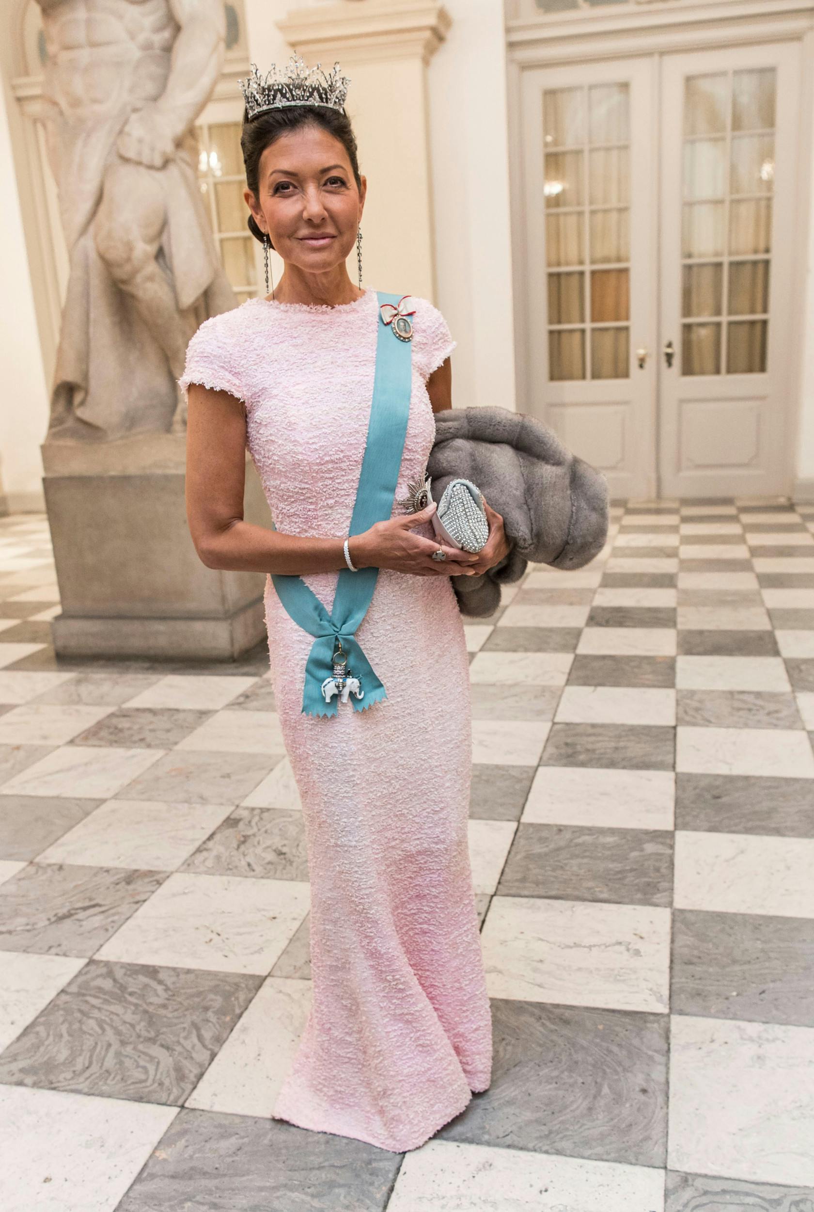 Grevinde Alexandra , 61, har meldt afbud til gaveuddelingen. Men hvis hun fortryder, ligger der en pakke med 2,6 mio. kr. klar til hende.