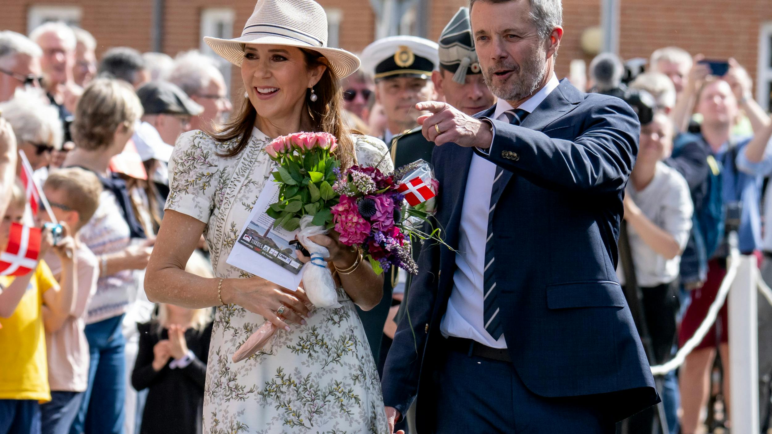 Mary, 53, og Frederik, 57, kan trygt gå 2026 i møde. Der er sørget for dem, hvis forslaget til finansloven stemmes igennem.