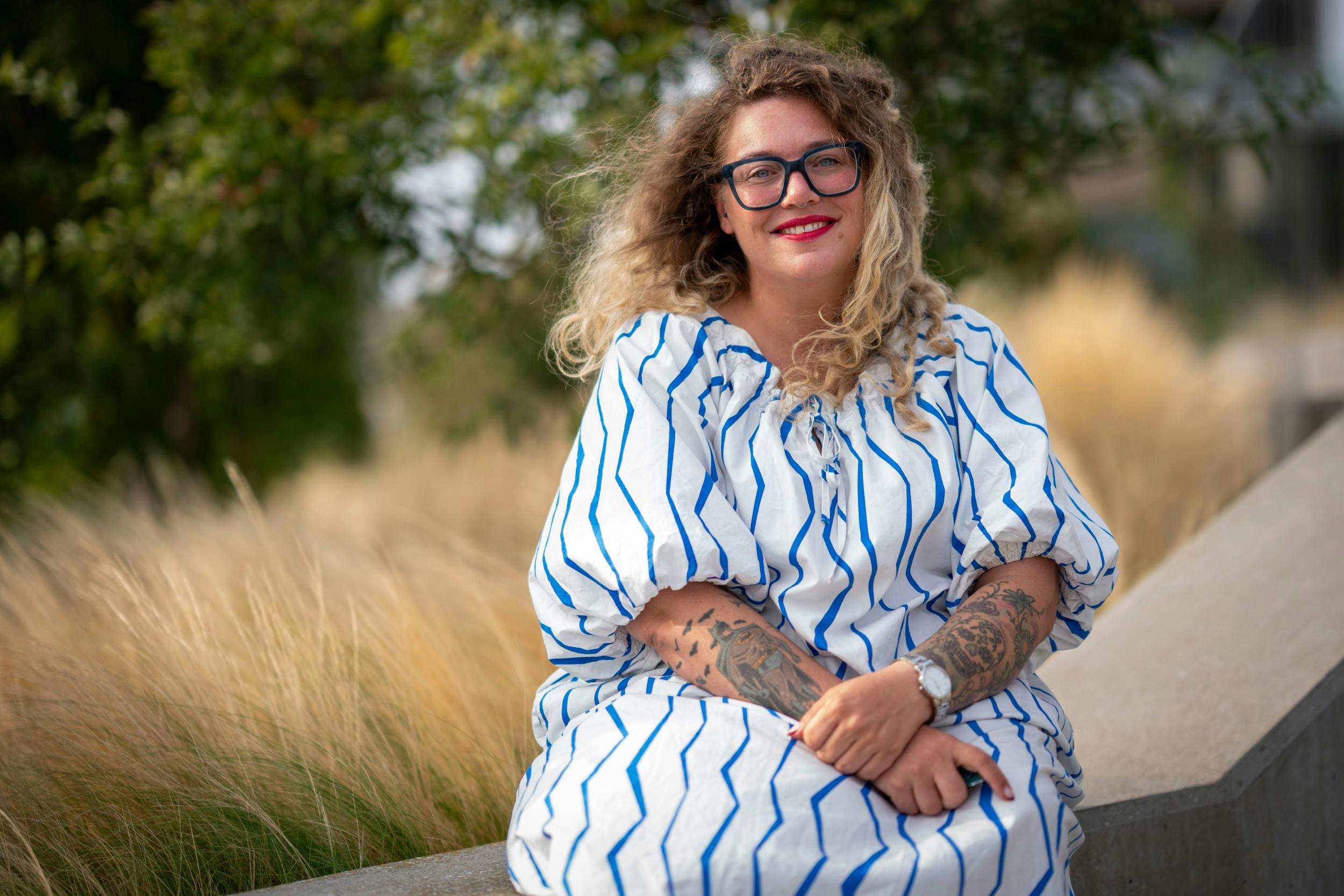 Ane får sin revy-debut i 2026, og det er stand-up-komikeren spændt på.