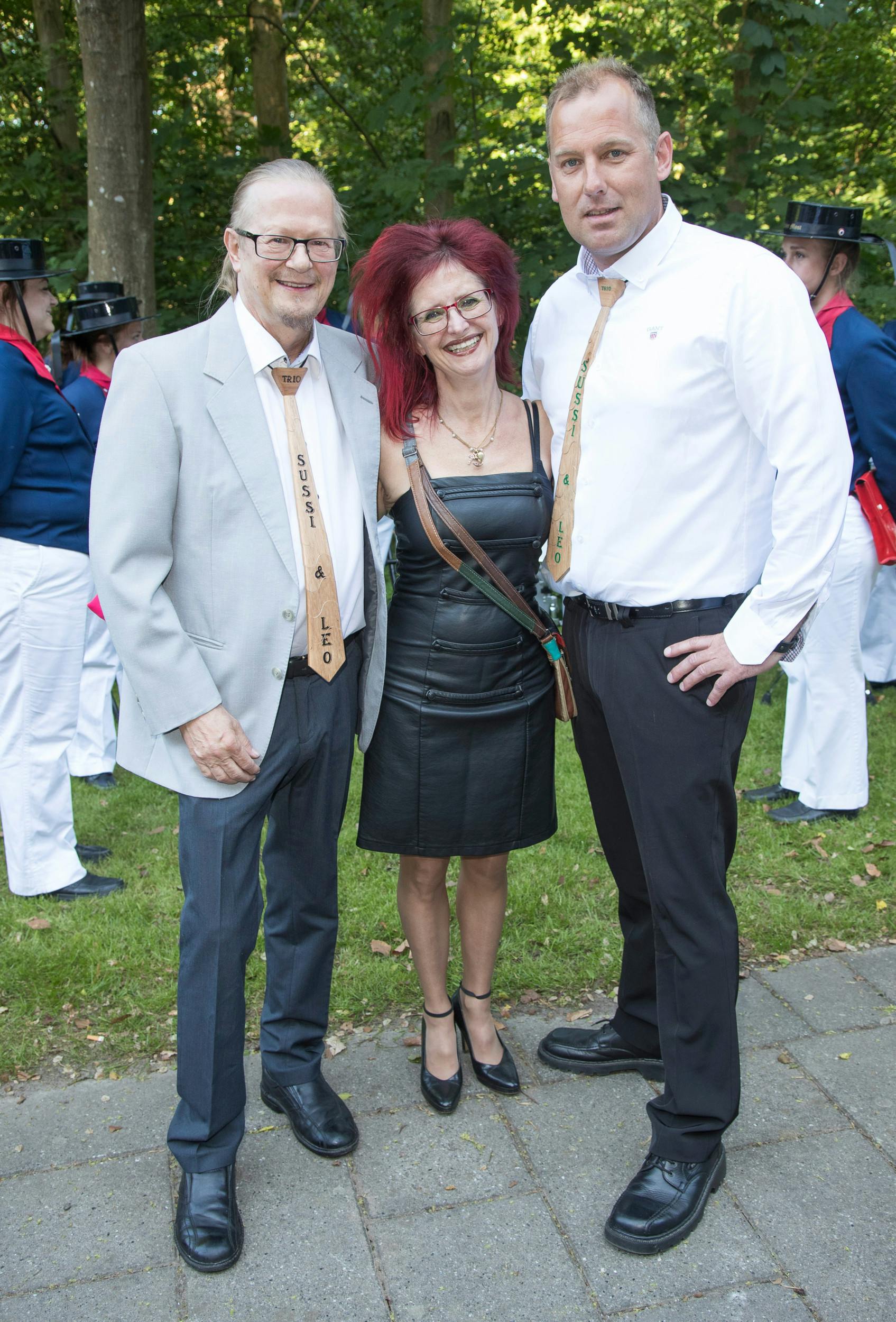 Når Sussi og drengene optræder, er Sussi chefen. Drengene synes, hun er fantastisk, men kan bedre til at sige fra.  