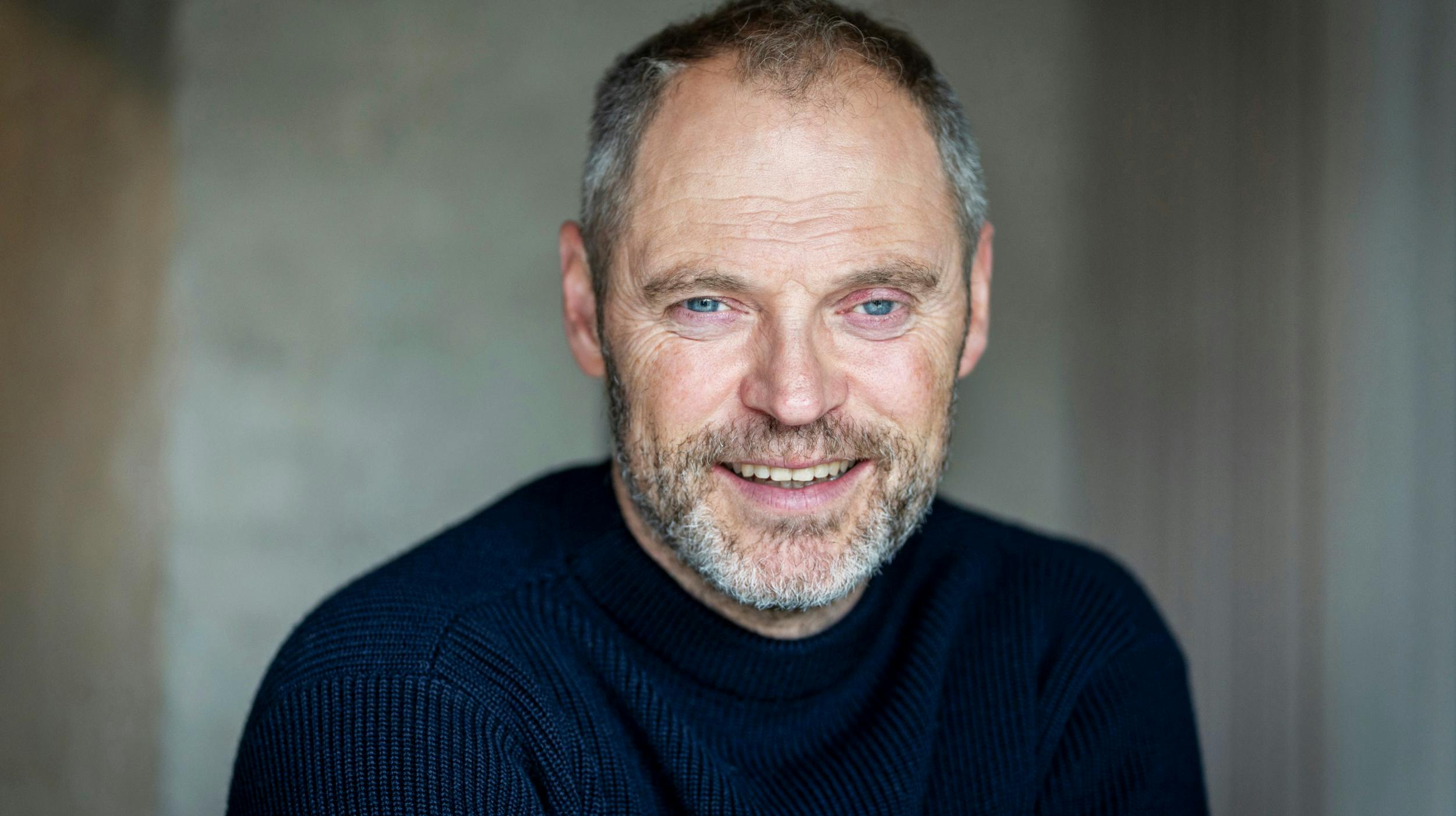 Livet på landet er skønt for Jacob Lohmann, 51, og hans to børn og kone.