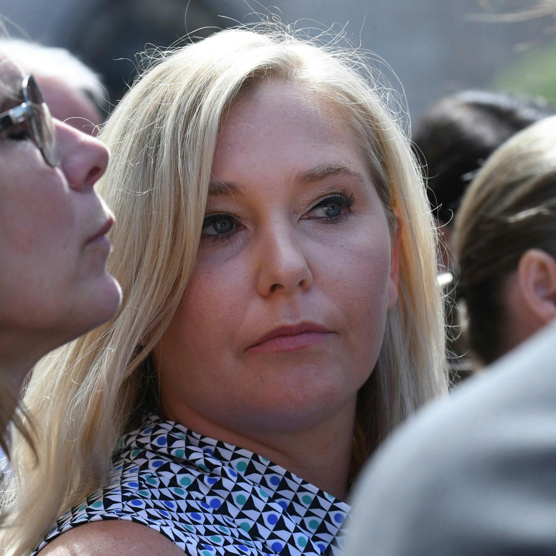 Virginia Roberts Giuffre  tog sit eget liv for et halvt år siden – men med sin nye bog ”Nobody’s Girl” har hun fået hævn. Hun blev 41 år.