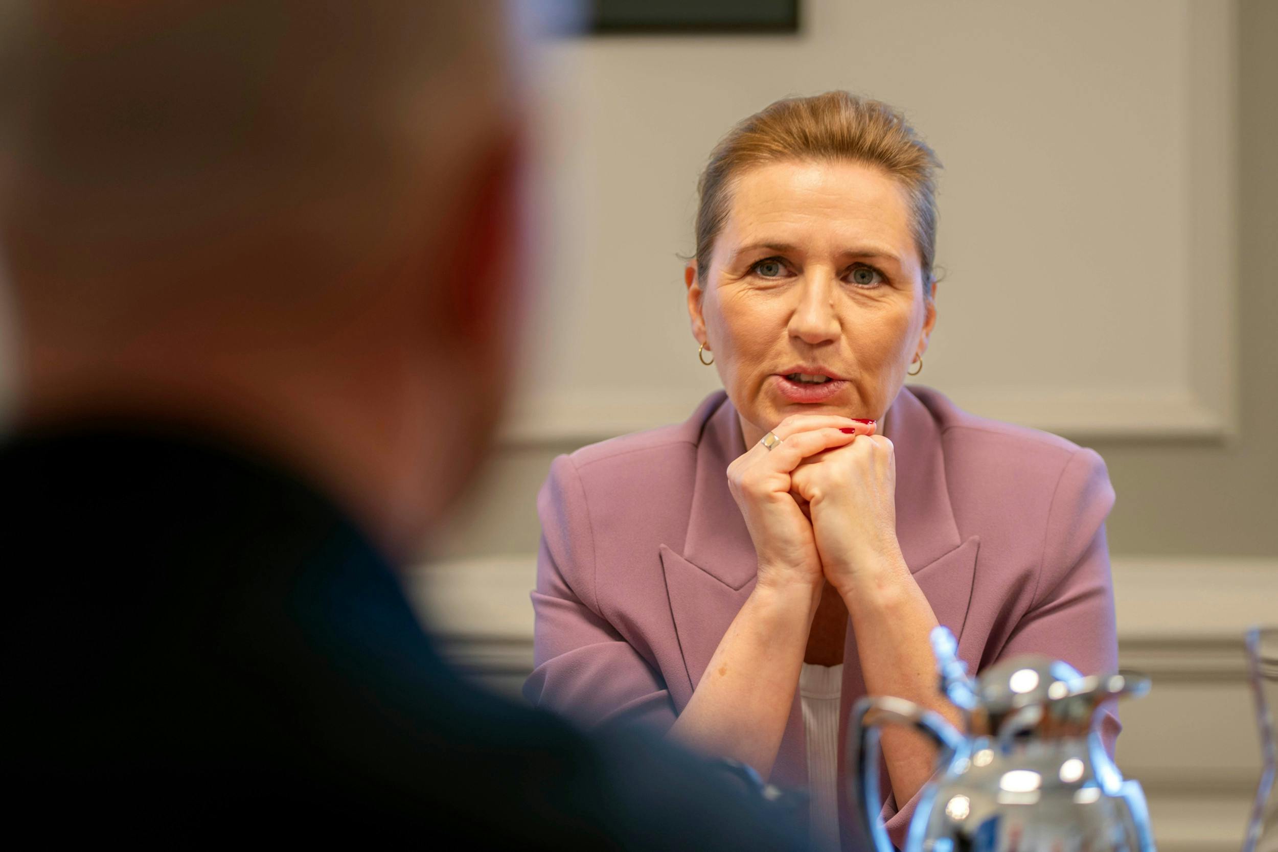 Der kan være rod med regeringen. Putin kan true. Trump kan skabe sig.