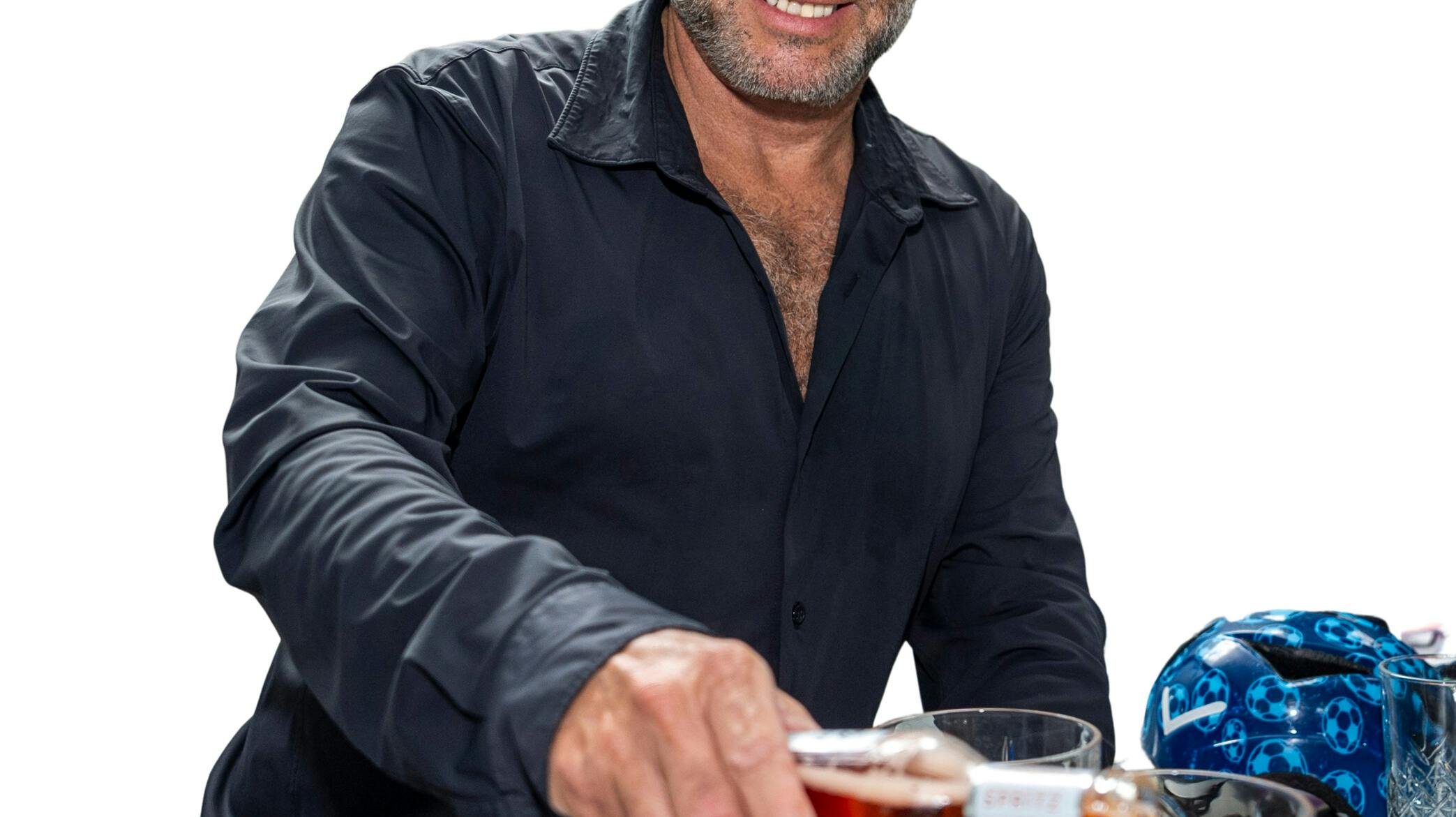 62-årige Dennis Knudsen drømmer om at udvide familien. Og formuen.