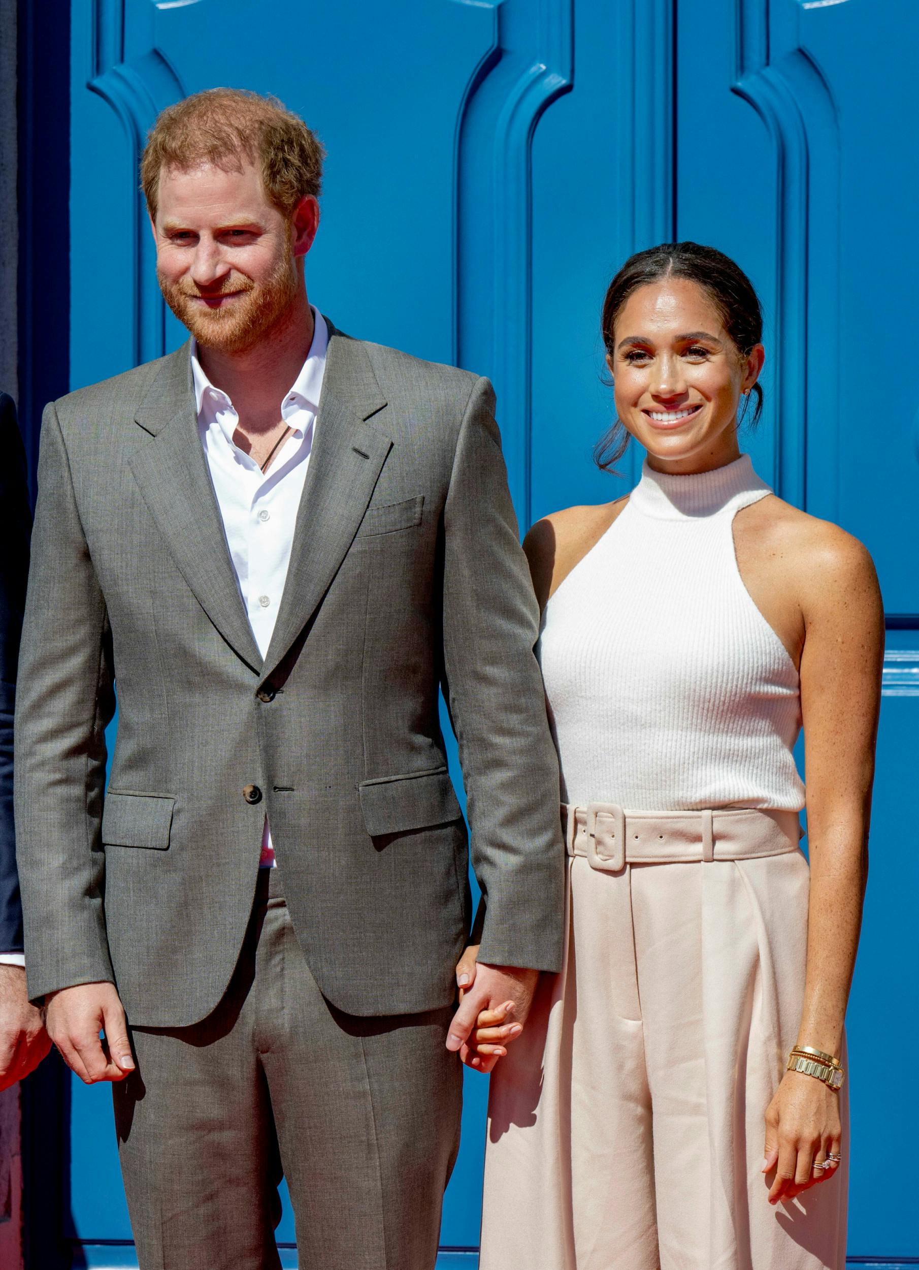 Prins Harry , 41, bor i dag i Montecito i Californien med Meghan , 44, og deres to børn.