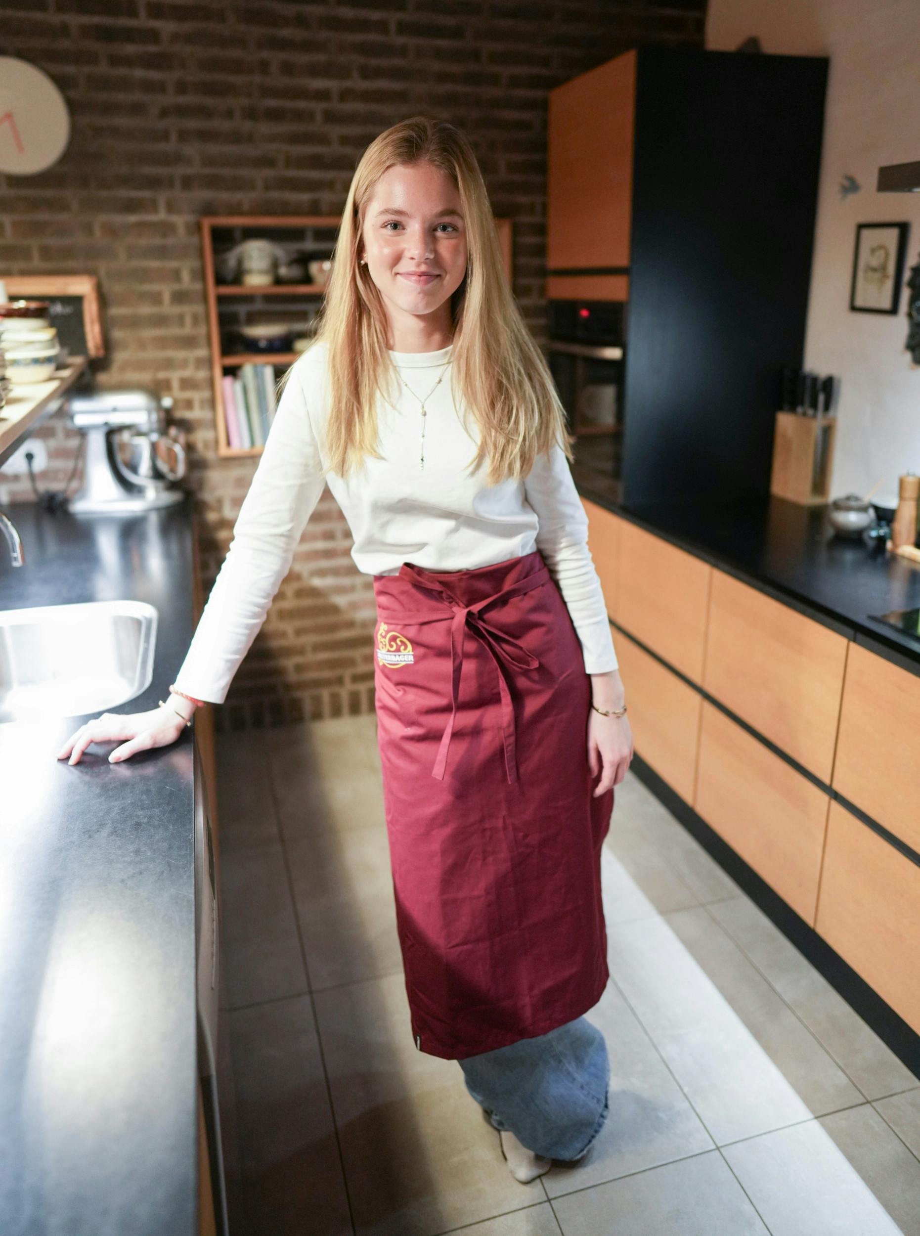 Ingrid er så dygtig, at hun har fået et af de eftertragtede mesterbagerforklæder.  